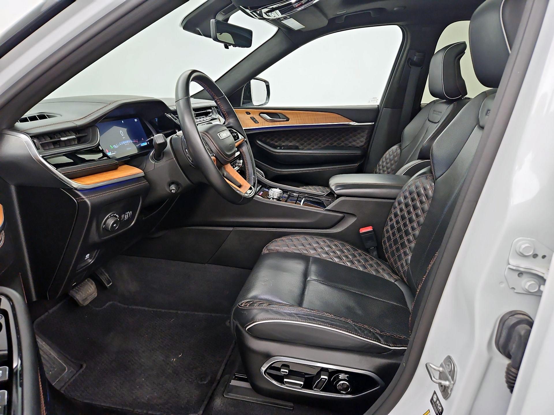 Thumbnail: 2022 Jeep Grand Cherokee L - 11