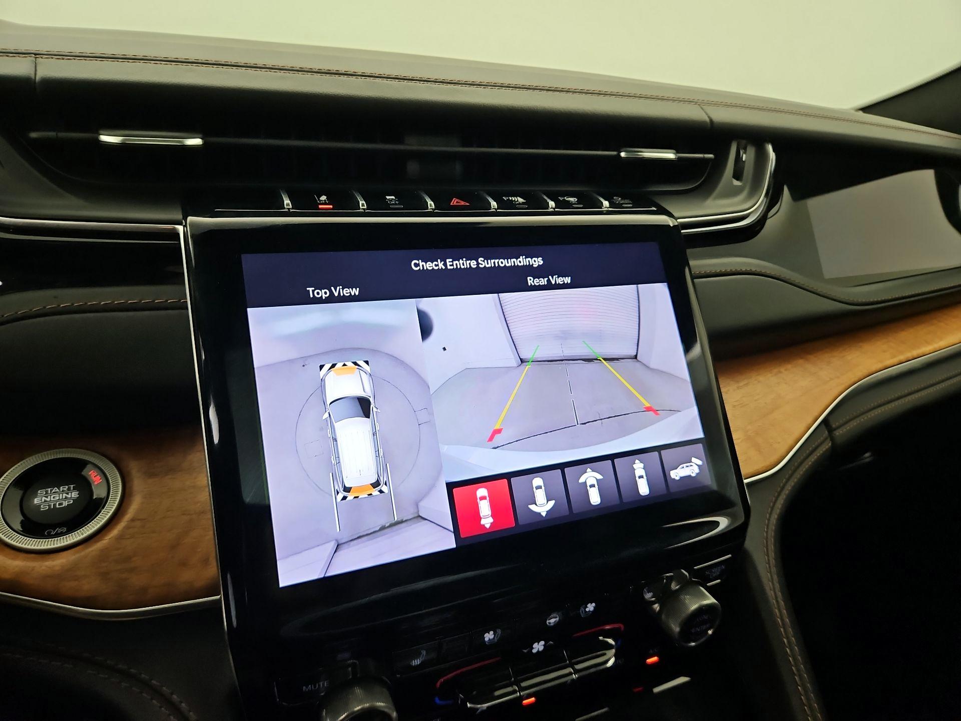 Thumbnail: 2022 Jeep Grand Cherokee L - 15