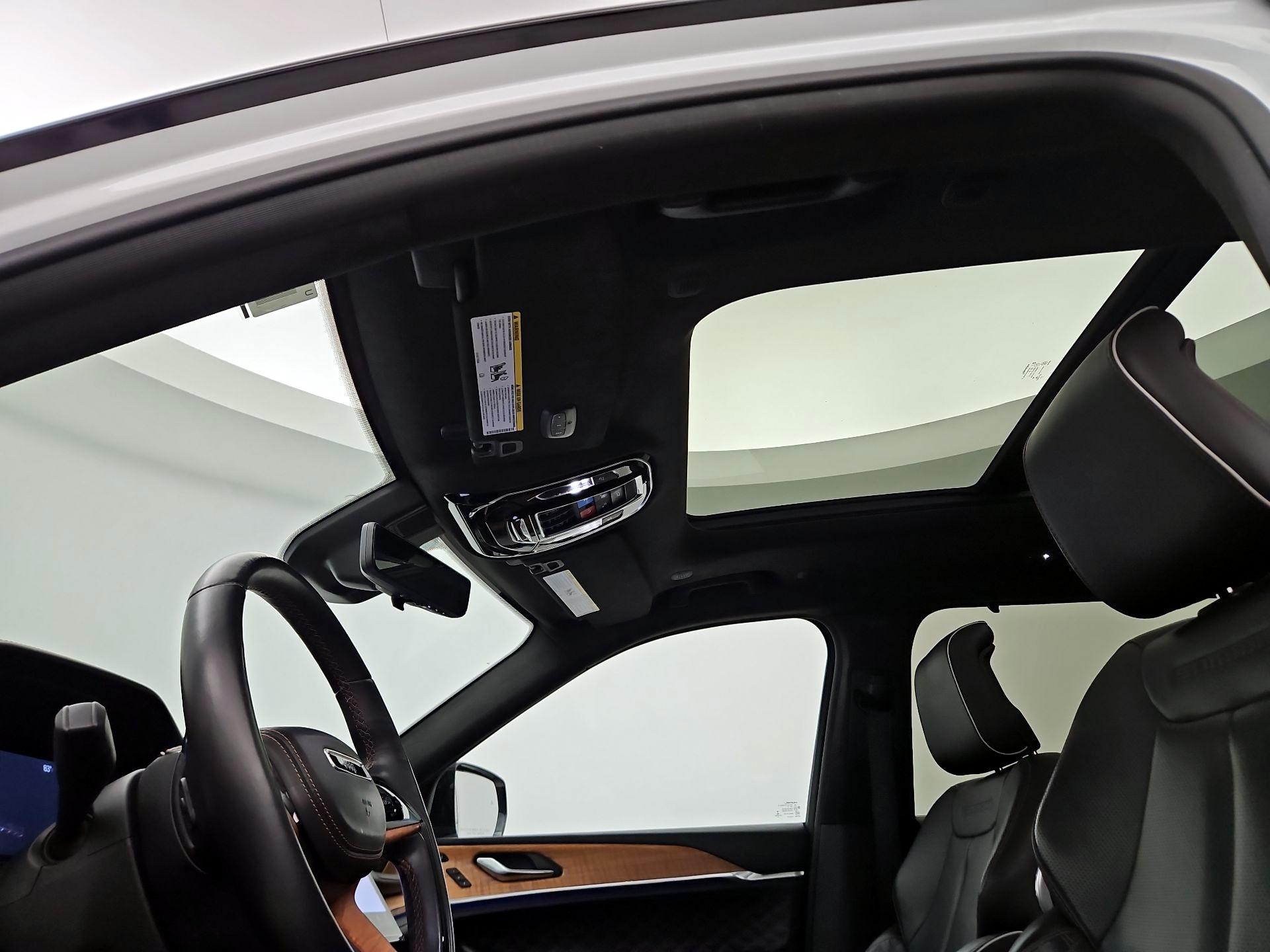 Thumbnail: 2022 Jeep Grand Cherokee L - 20