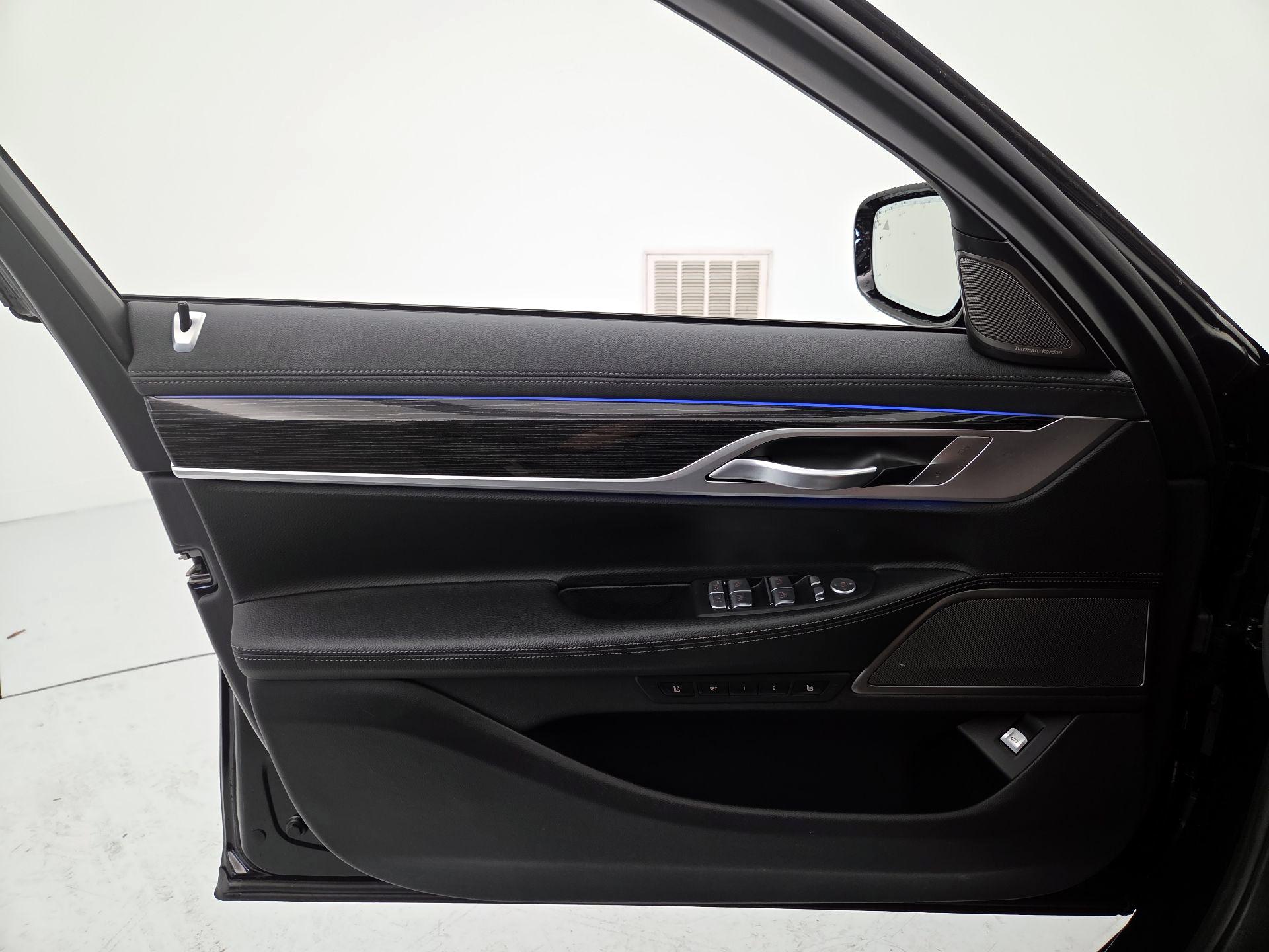 Thumbnail: 2022 BMW 7 Series - 12