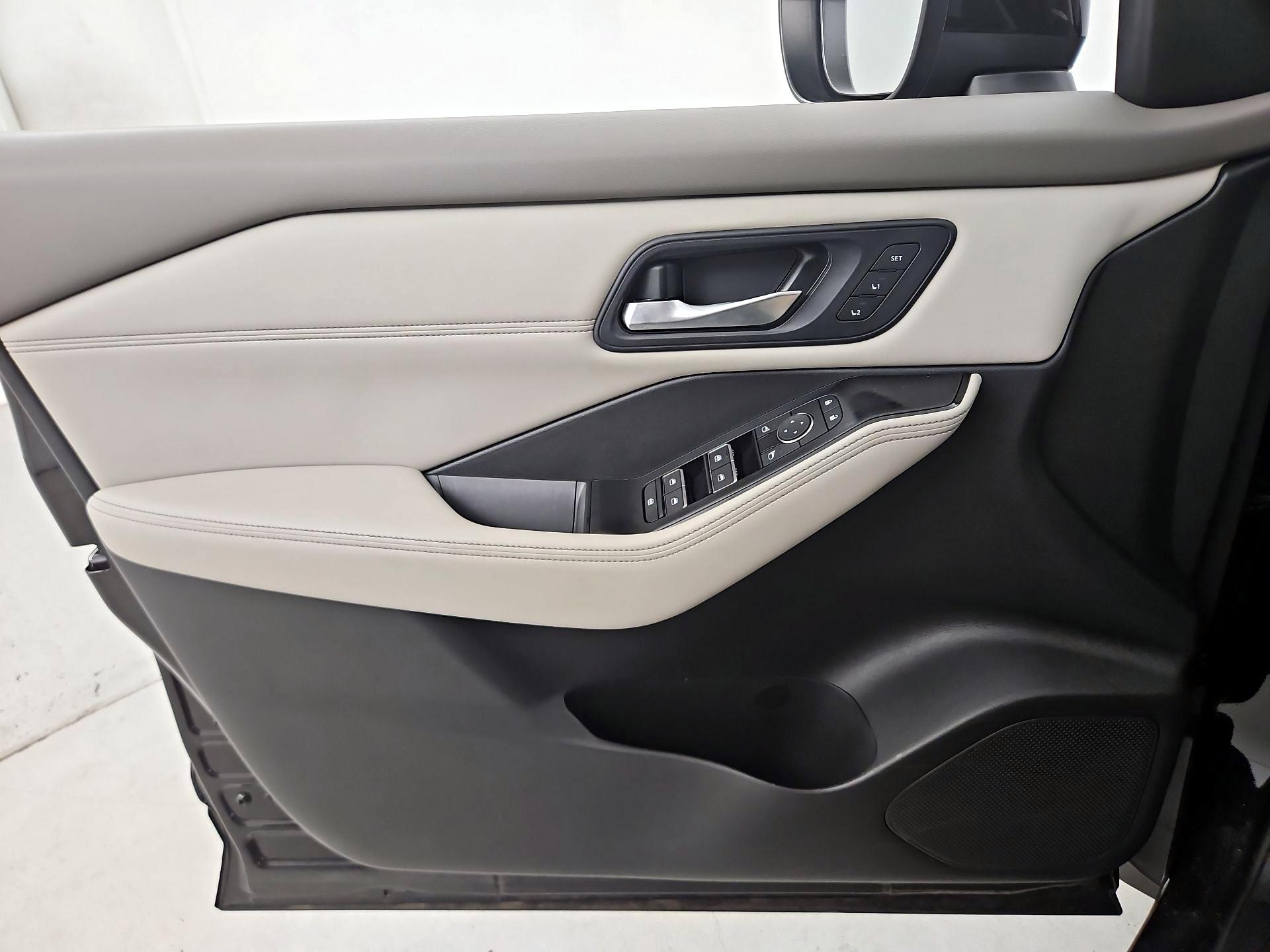 Thumbnail: 2023 Nissan Rogue - 12