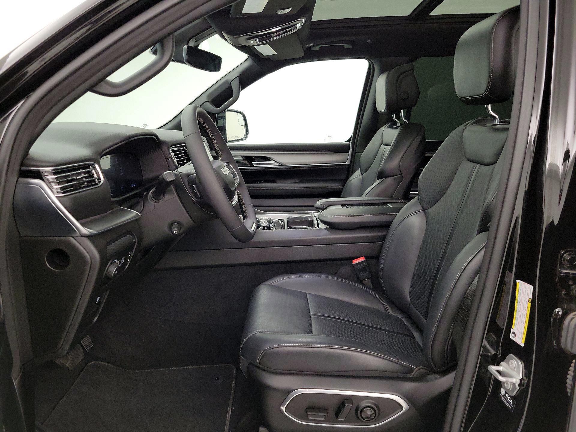 Thumbnail: 2024 Jeep Wagoneer - 11