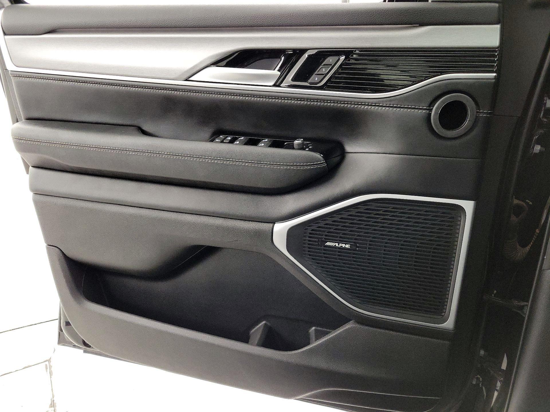 Thumbnail: 2024 Jeep Wagoneer - 12