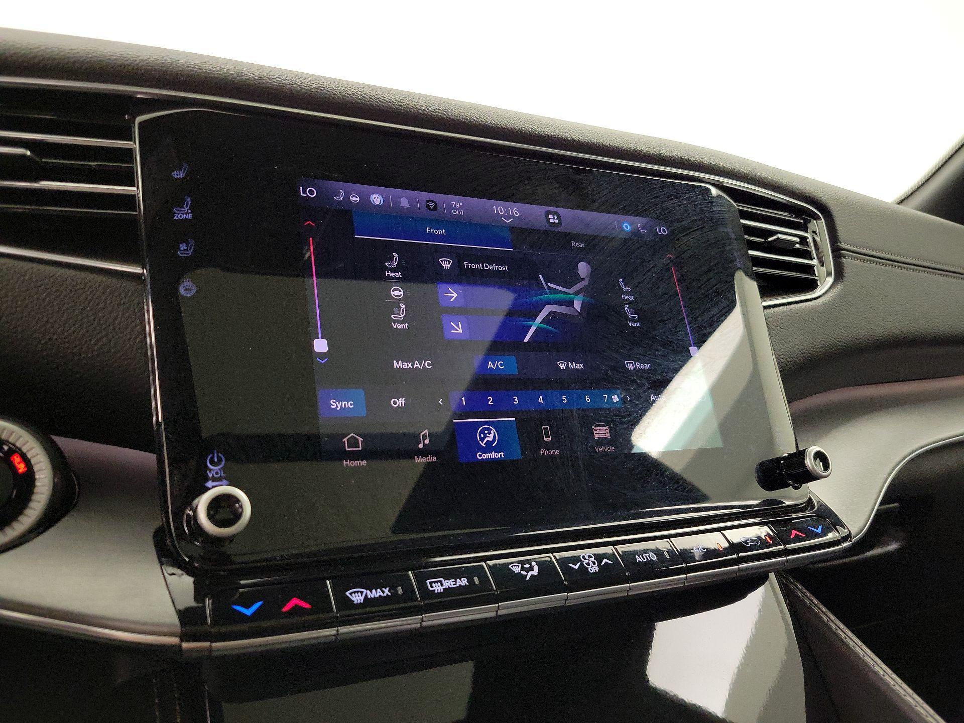 Thumbnail: 2024 Jeep Wagoneer - 17