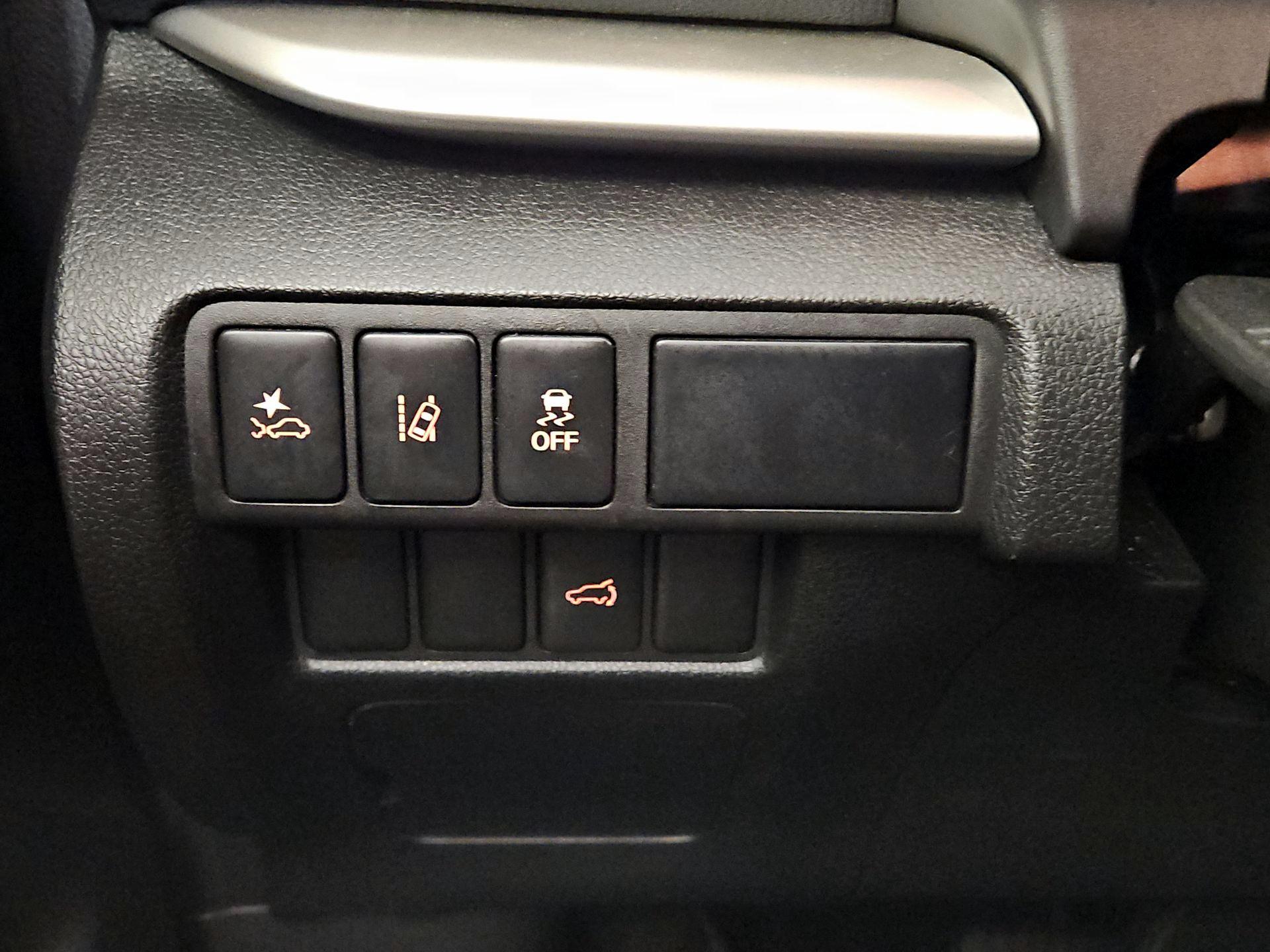 Thumbnail: 2024 Mitsubishi Eclipse Cross - 13