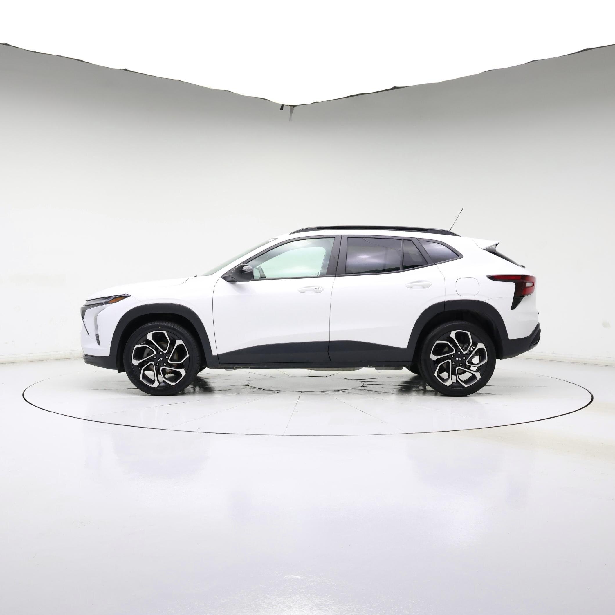 Thumbnail: 2024 Chevrolet Trax - 3