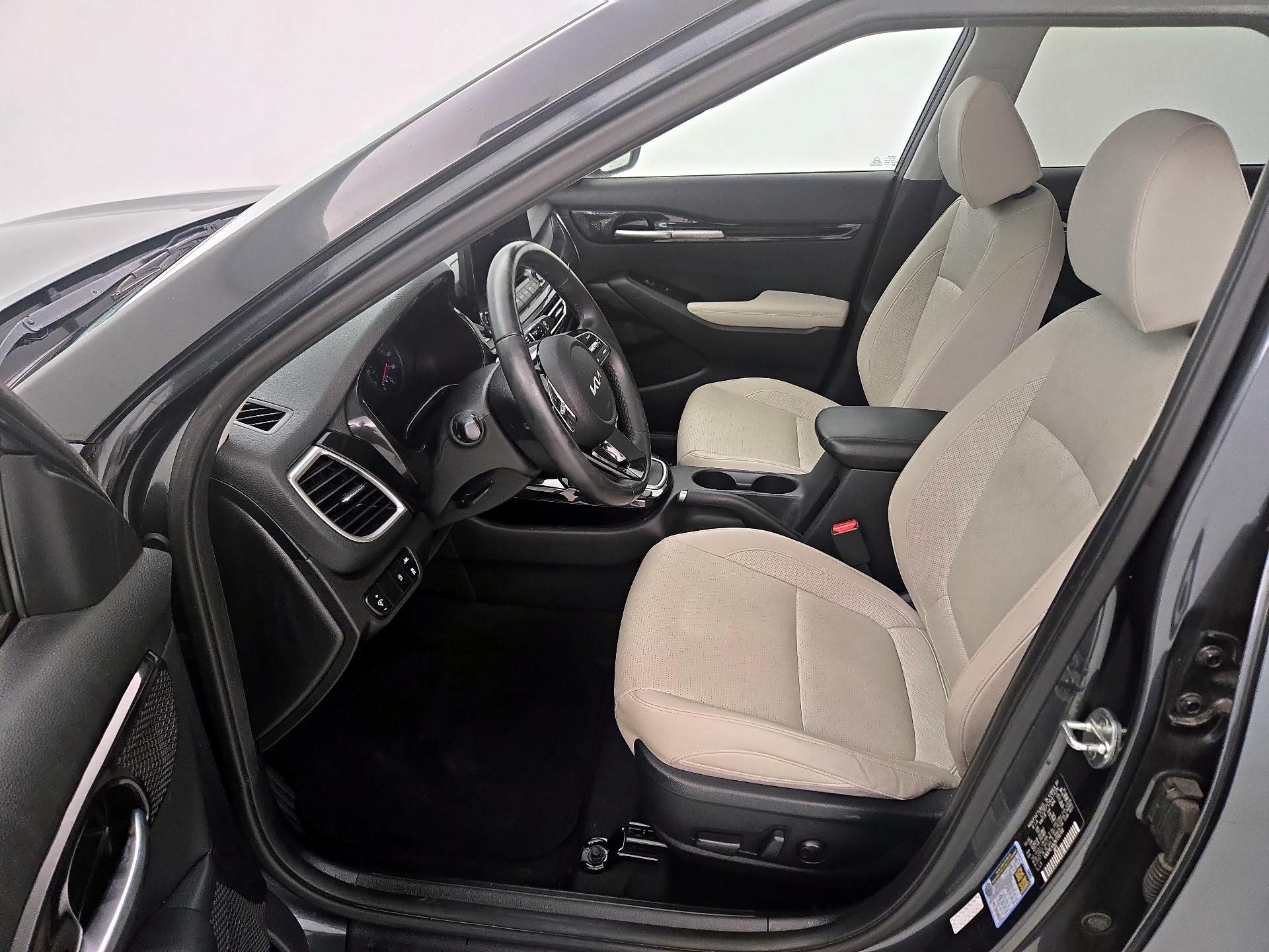 Thumbnail: 2022 Kia Seltos - 11