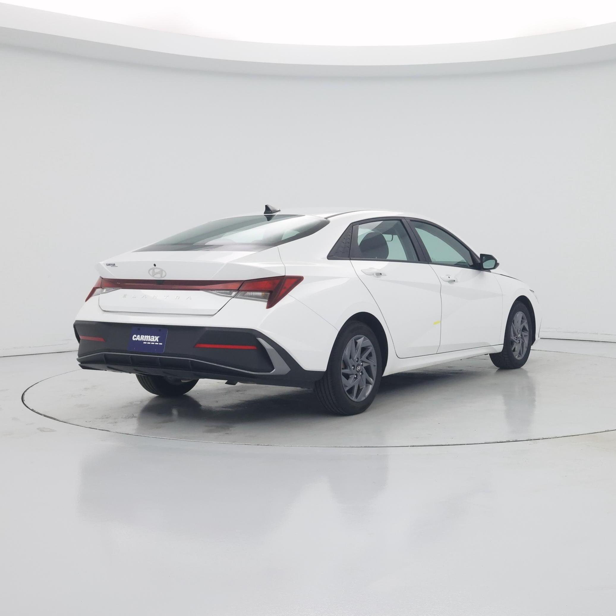 Thumbnail: 2024 Hyundai Elantra - 8