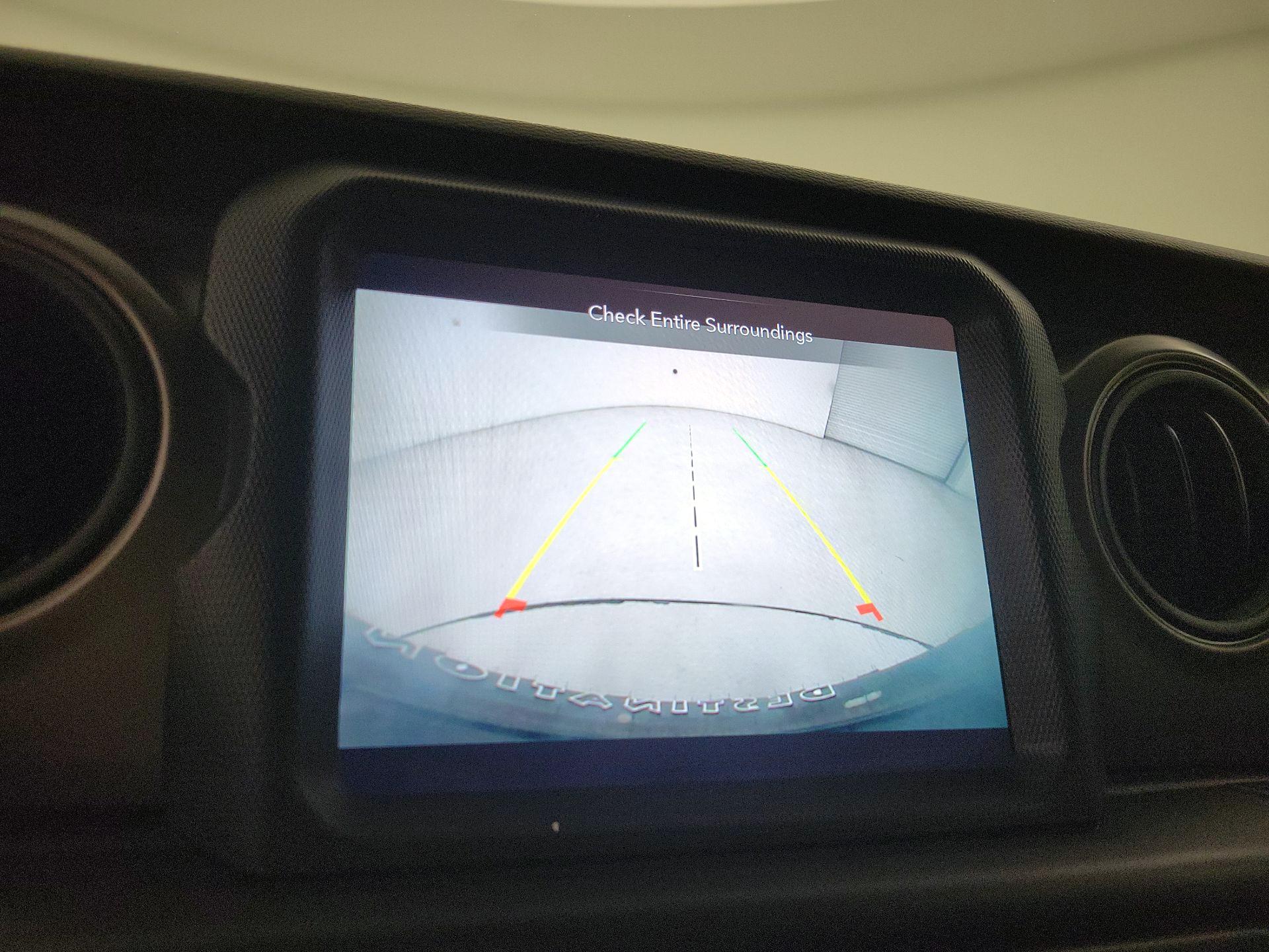 Thumbnail: 2022 Jeep Wrangler - 14