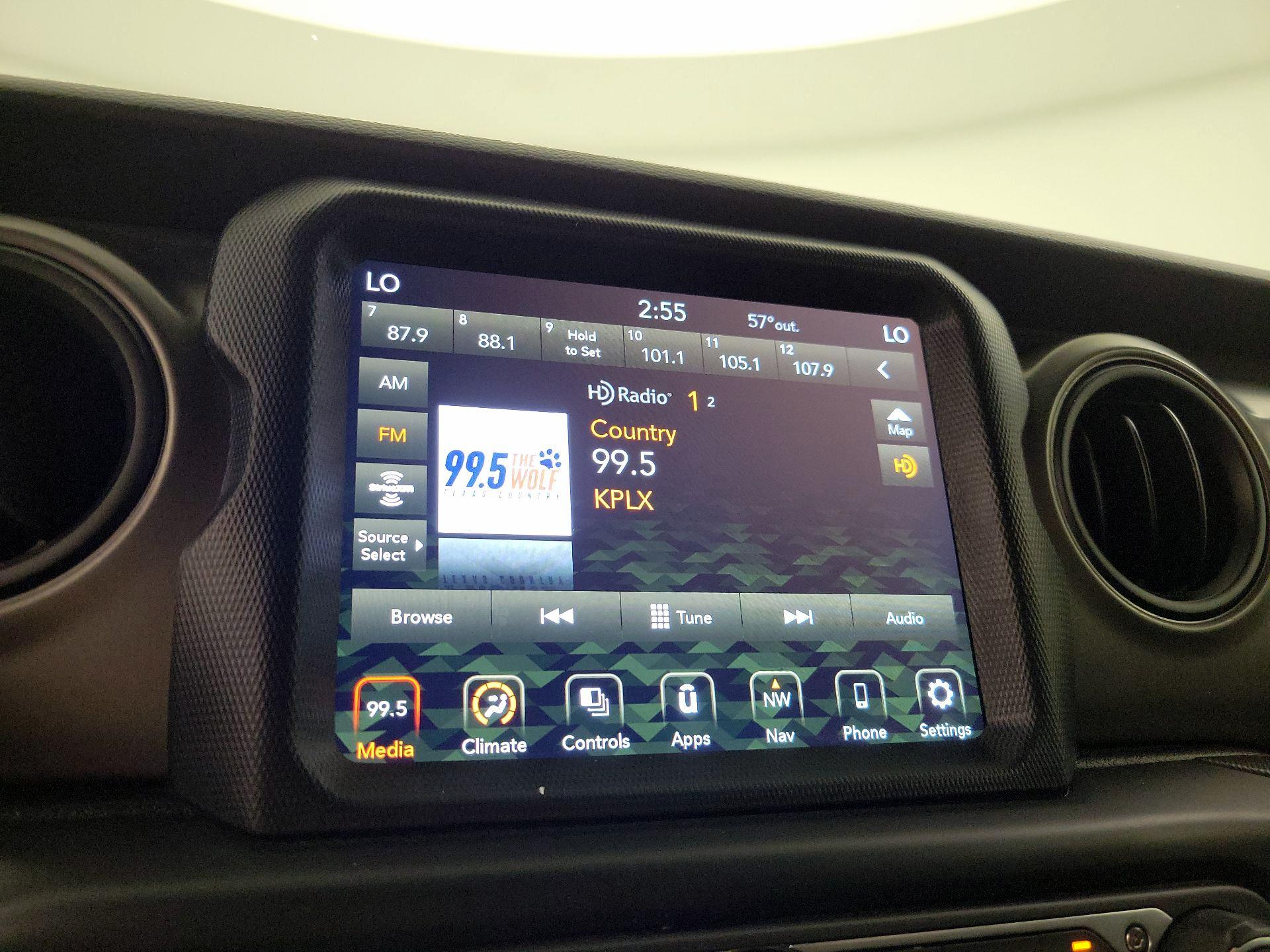 Thumbnail: 2022 Jeep Wrangler - 15