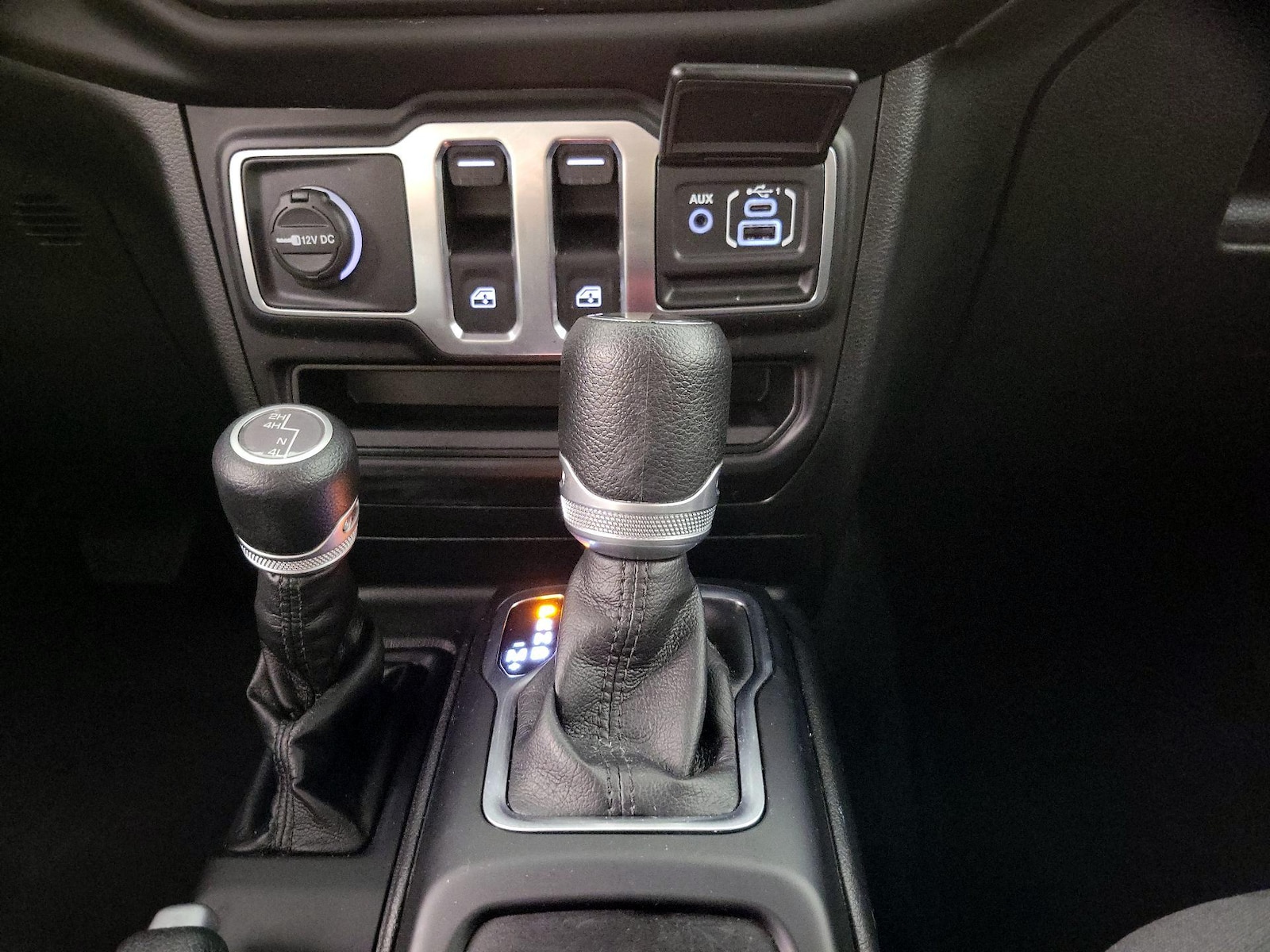 2022 Jeep Wrangler Willys - Photo 18