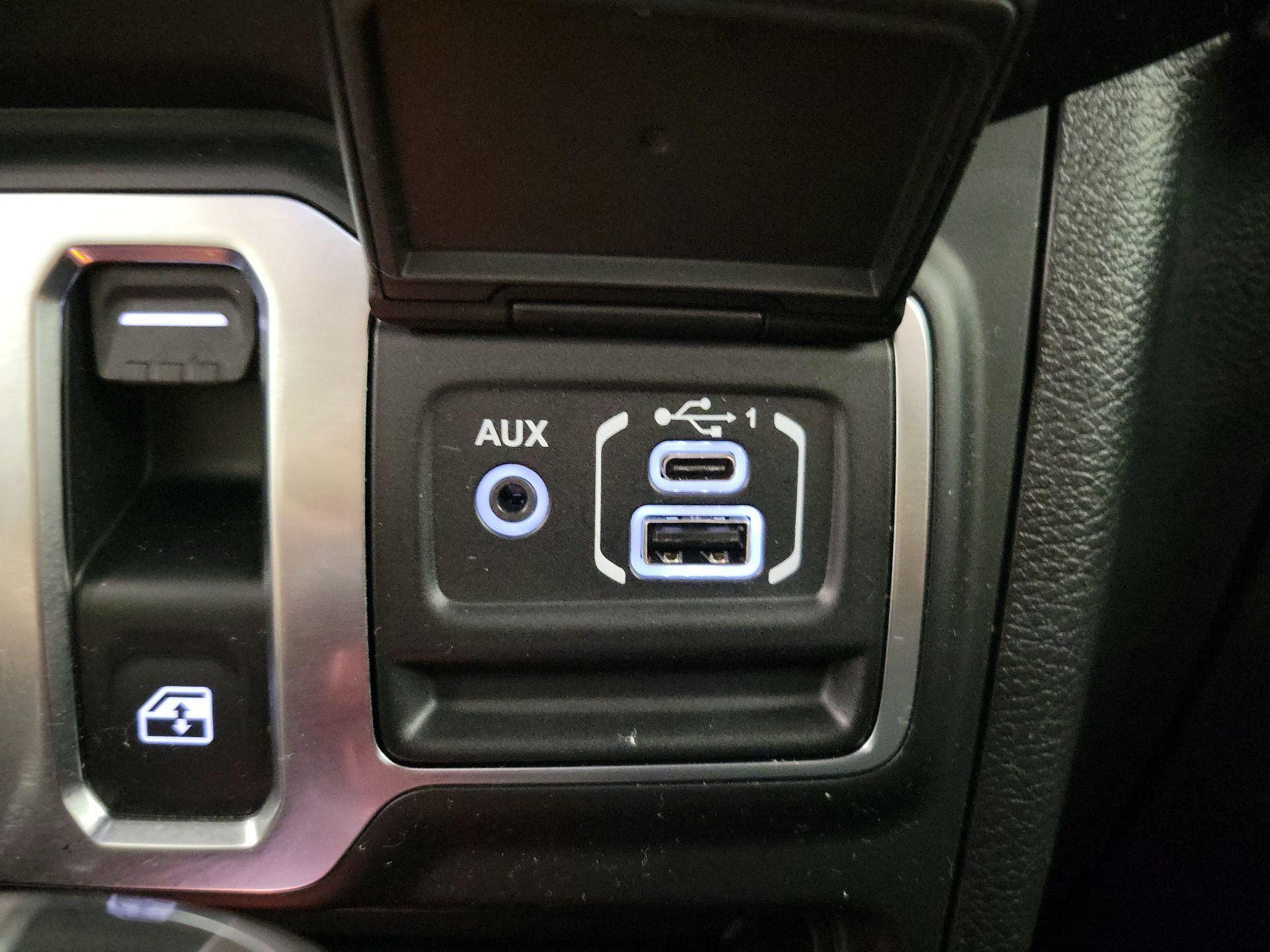 Thumbnail: 2022 Jeep Wrangler - 18