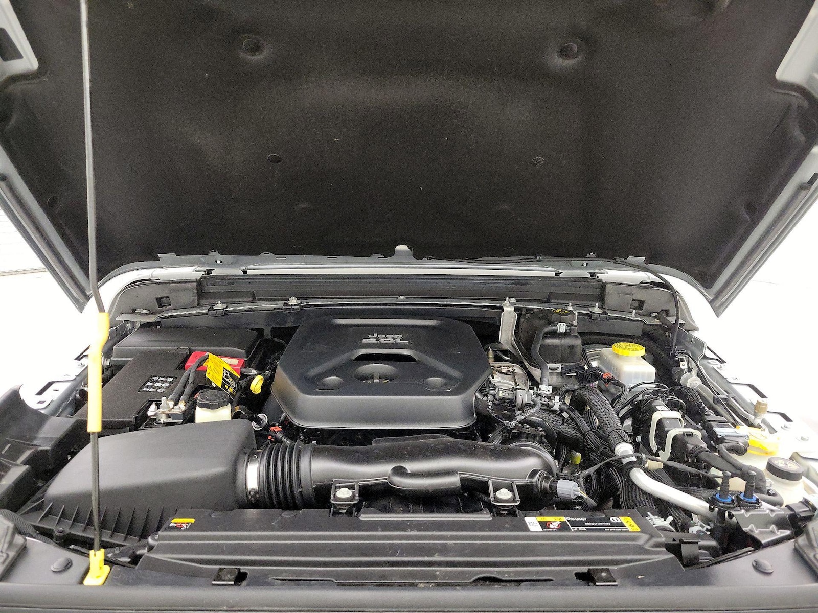 2022 Jeep Wrangler Willys - Photo 21