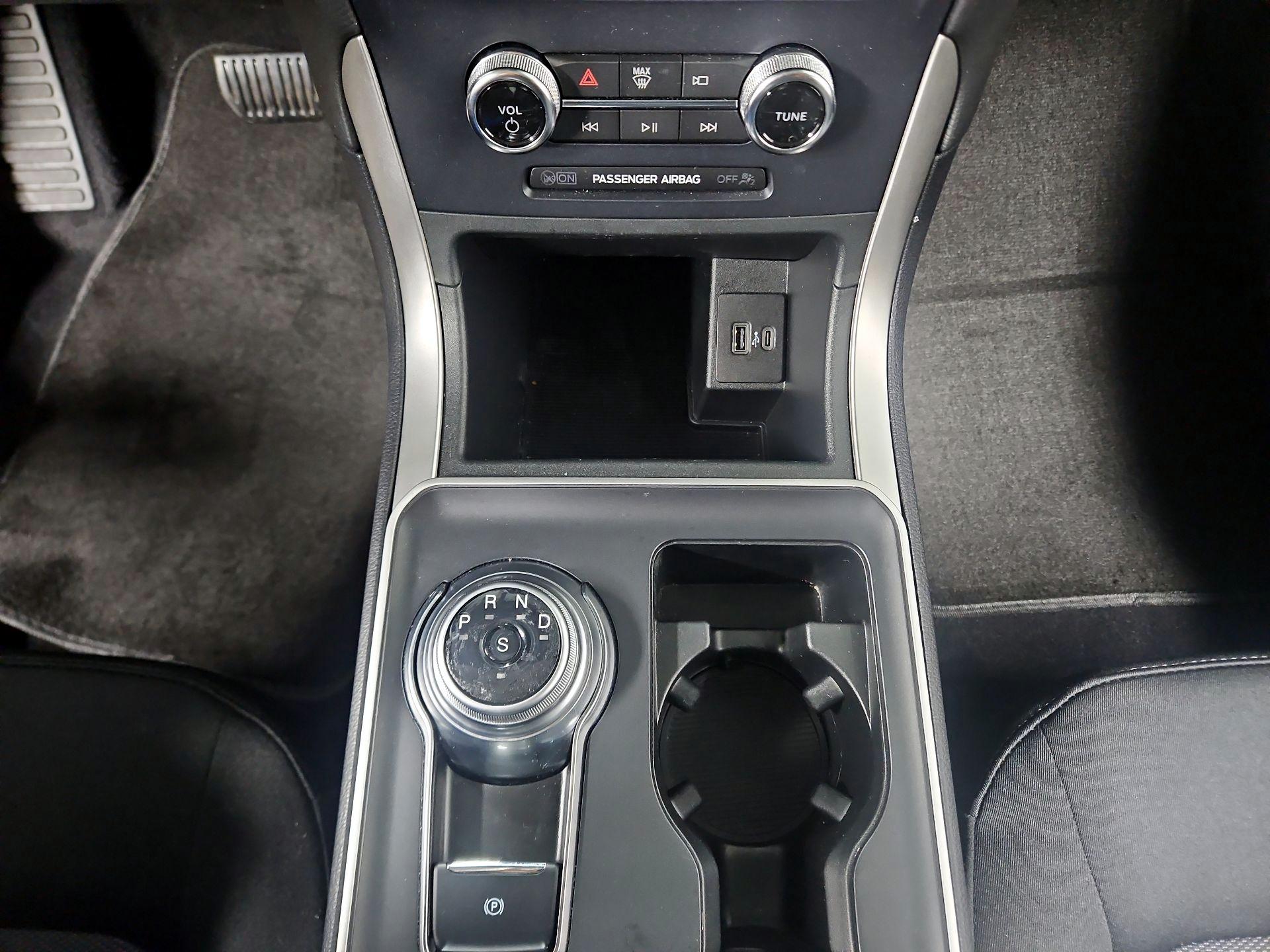 Thumbnail: 2023 Ford Edge - 17