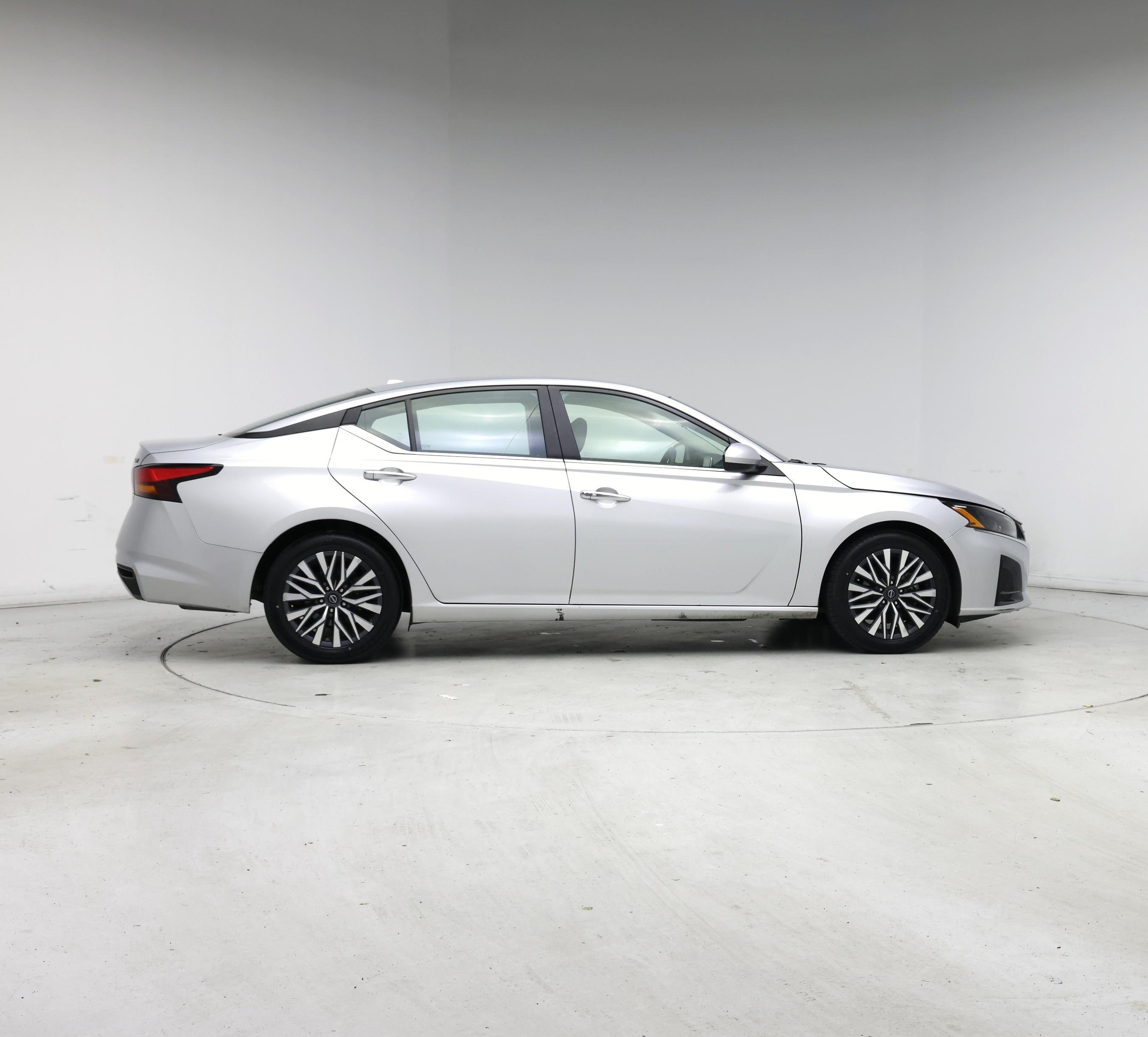 Thumbnail: 2023 Nissan Altima - 7