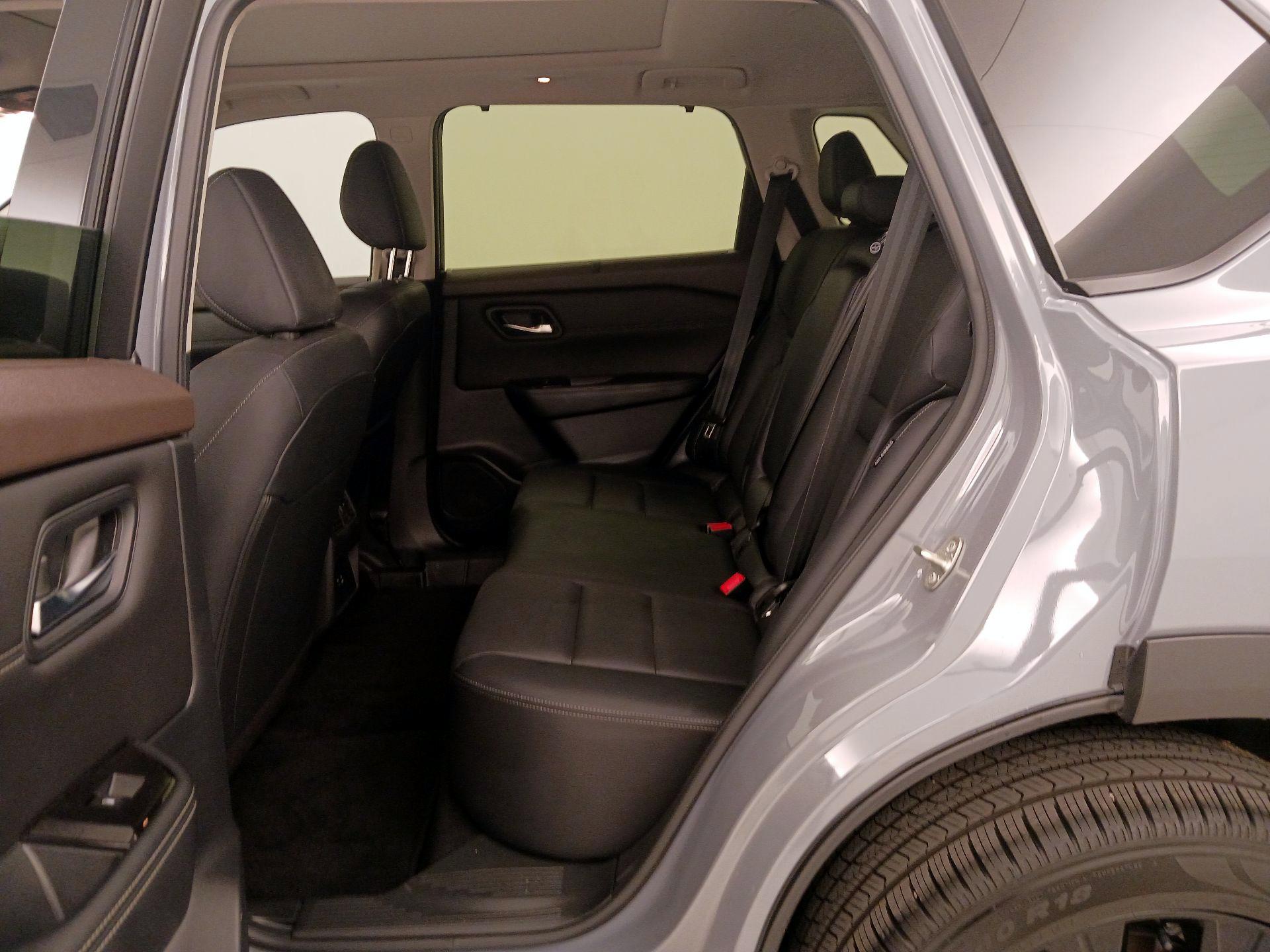 Thumbnail: 2023 Nissan Rogue - 20