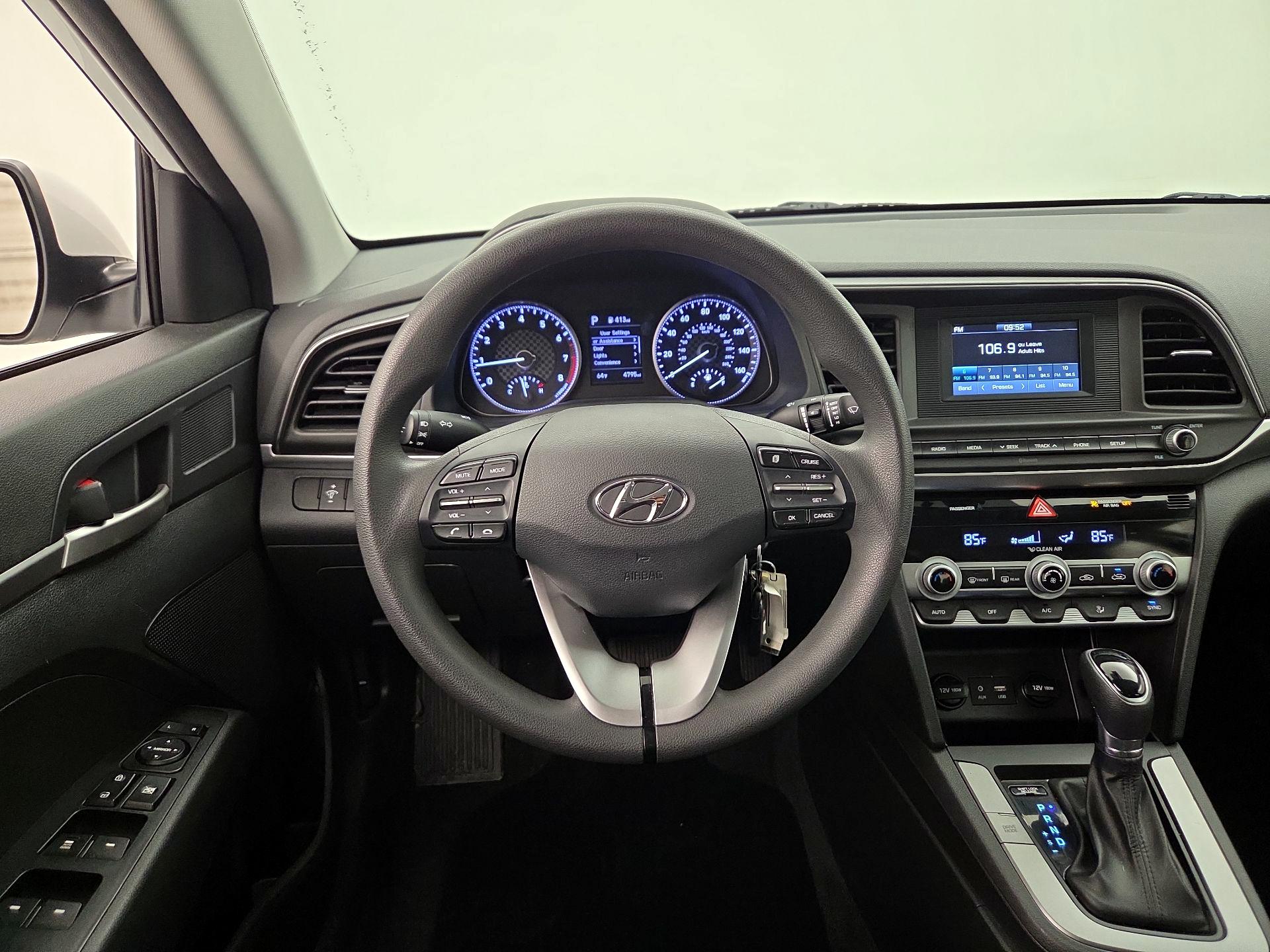 Thumbnail: 2020 Hyundai Elantra - 10