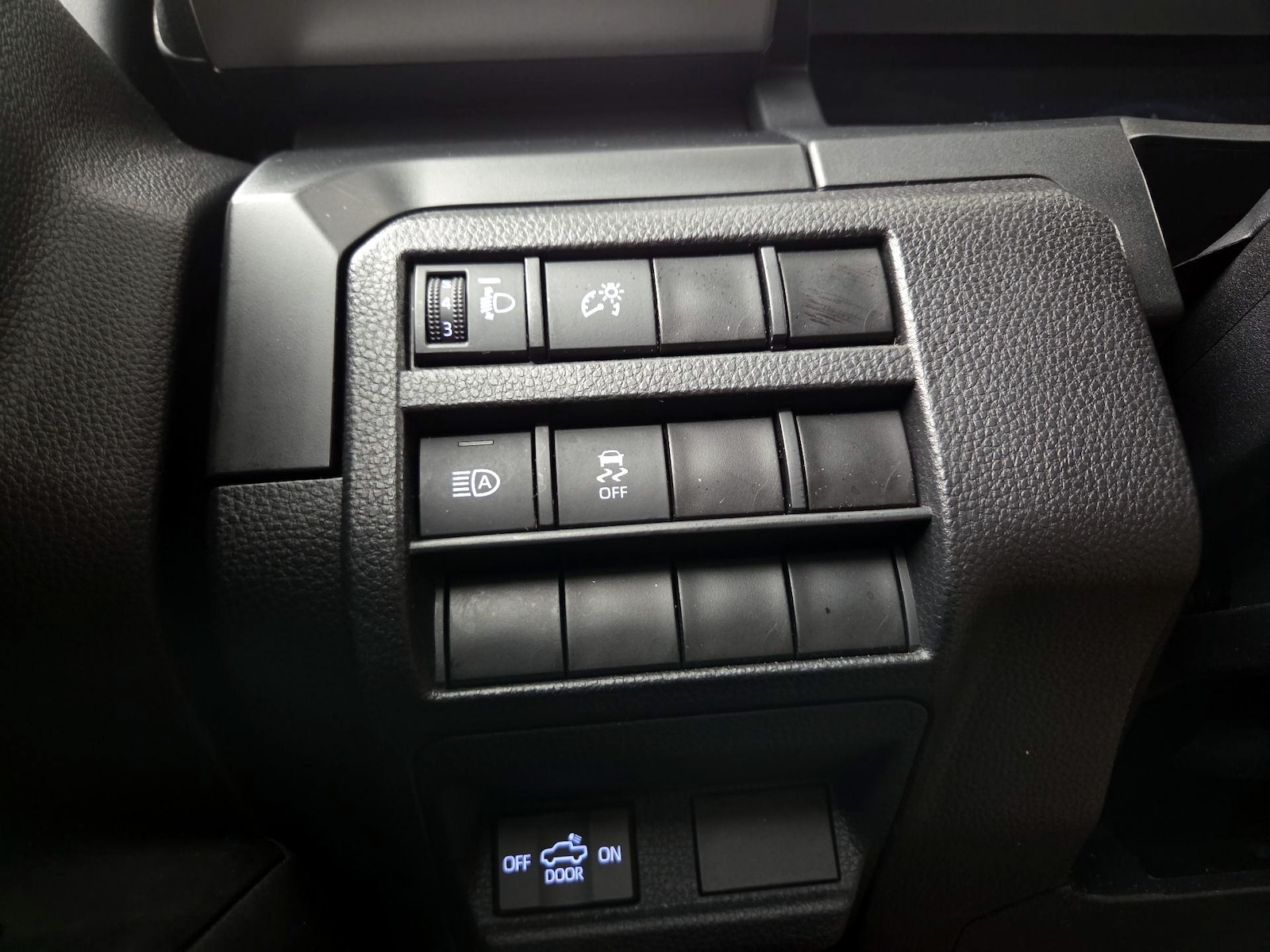 2024 Toyota Tacoma SR - Photo 12