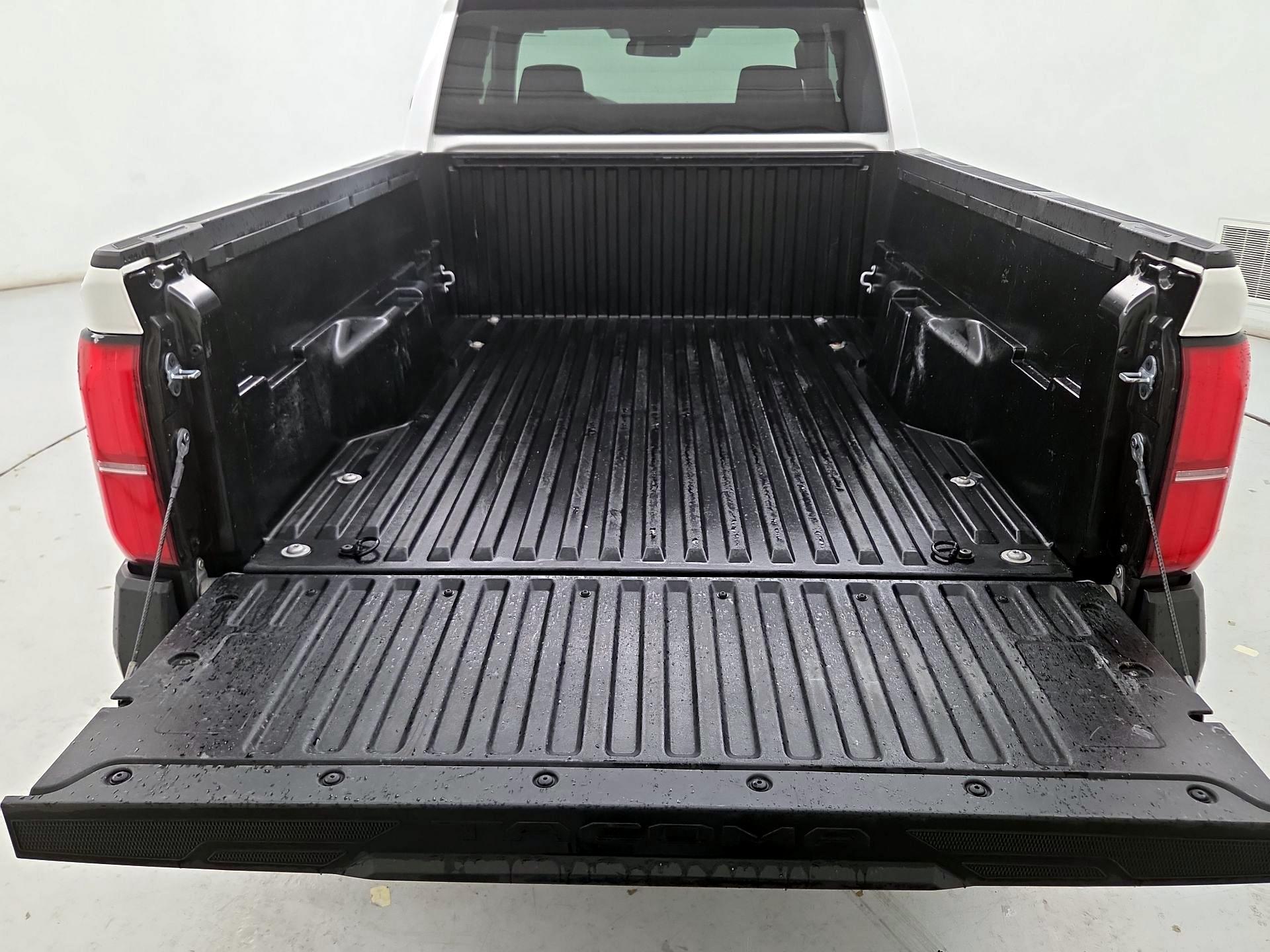 Thumbnail: 2024 Toyota Tacoma - 18