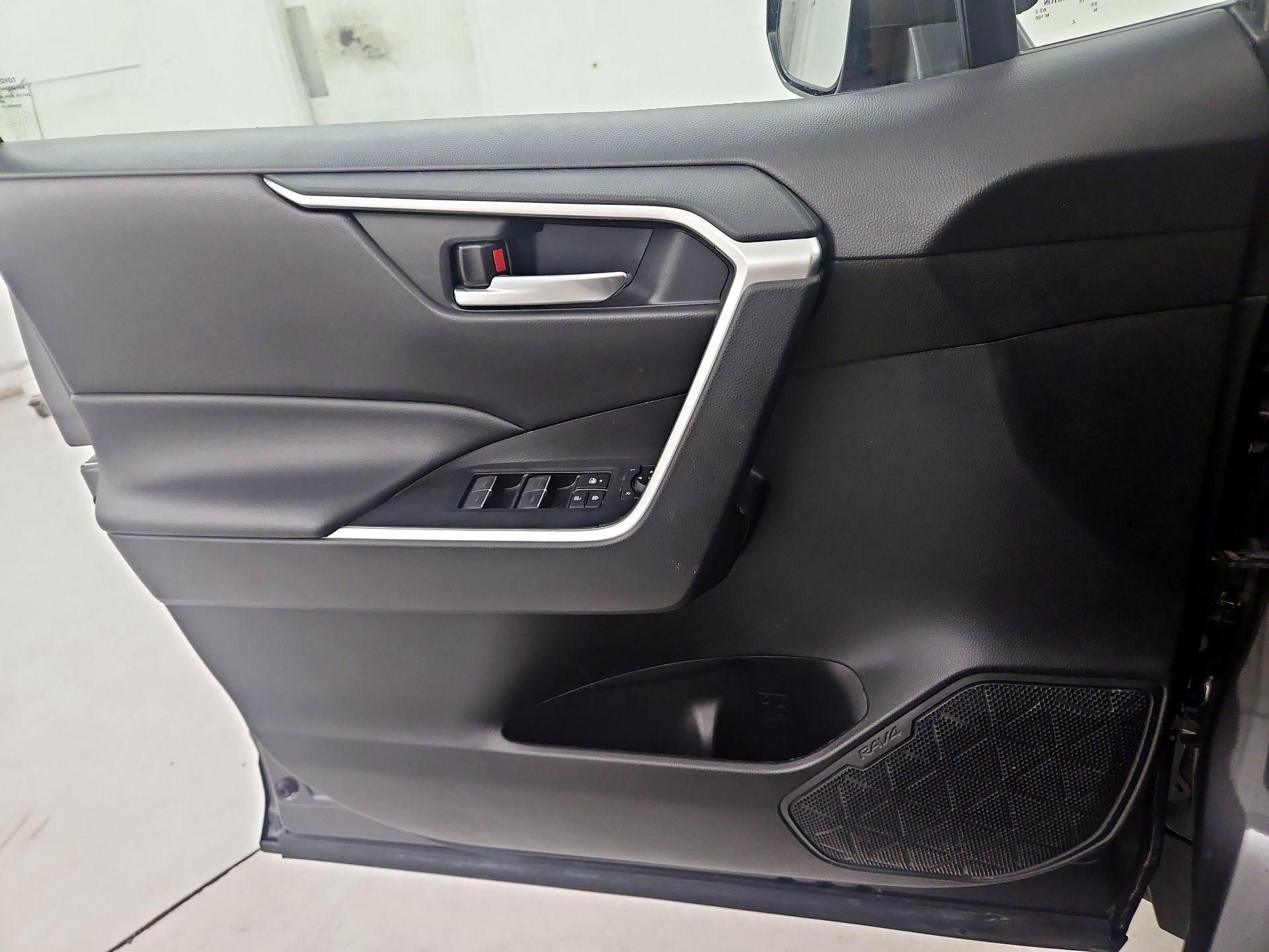 Thumbnail: 2023 Toyota RAV4 - 12