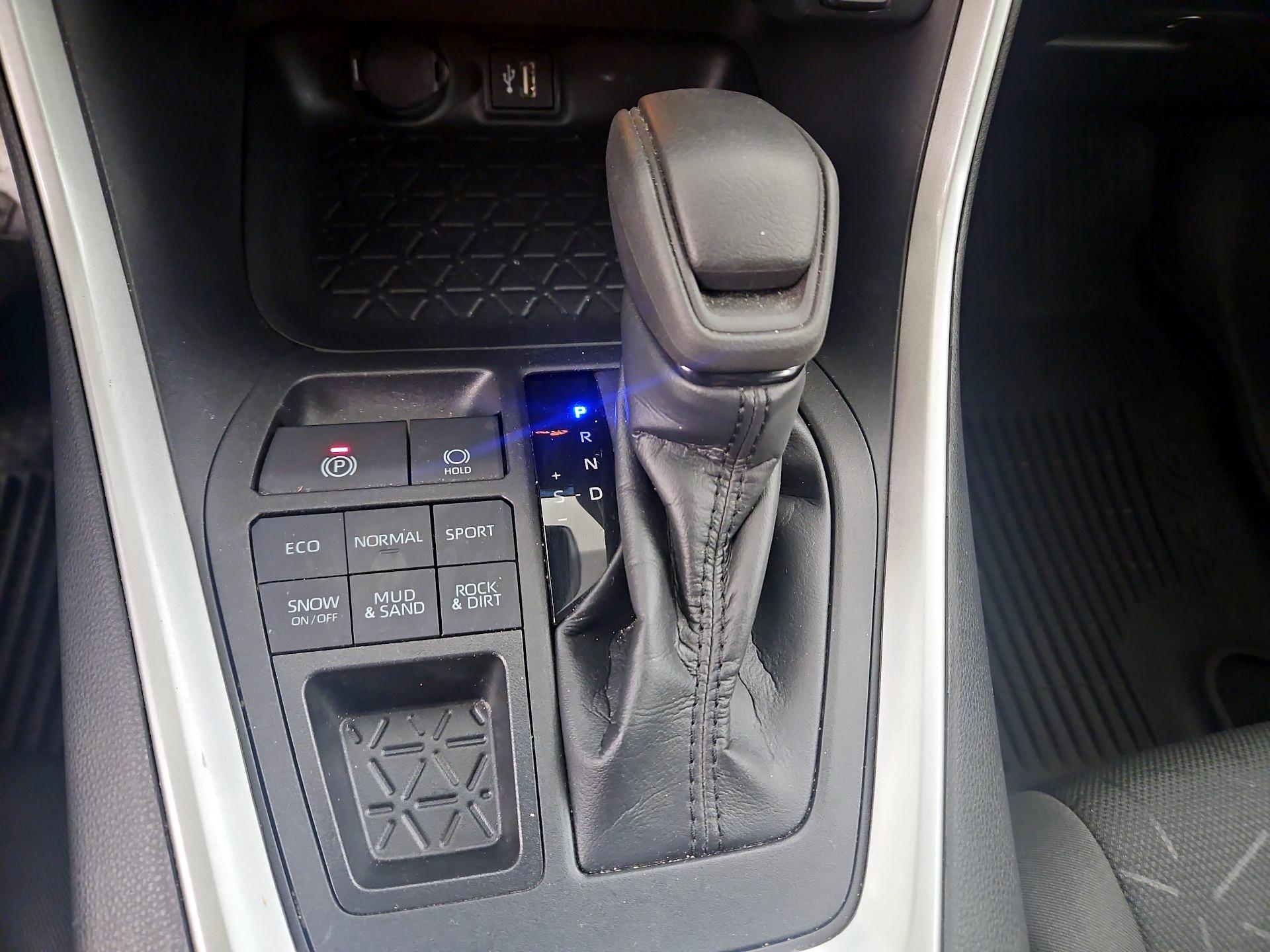 Thumbnail: 2023 Toyota RAV4 - 17