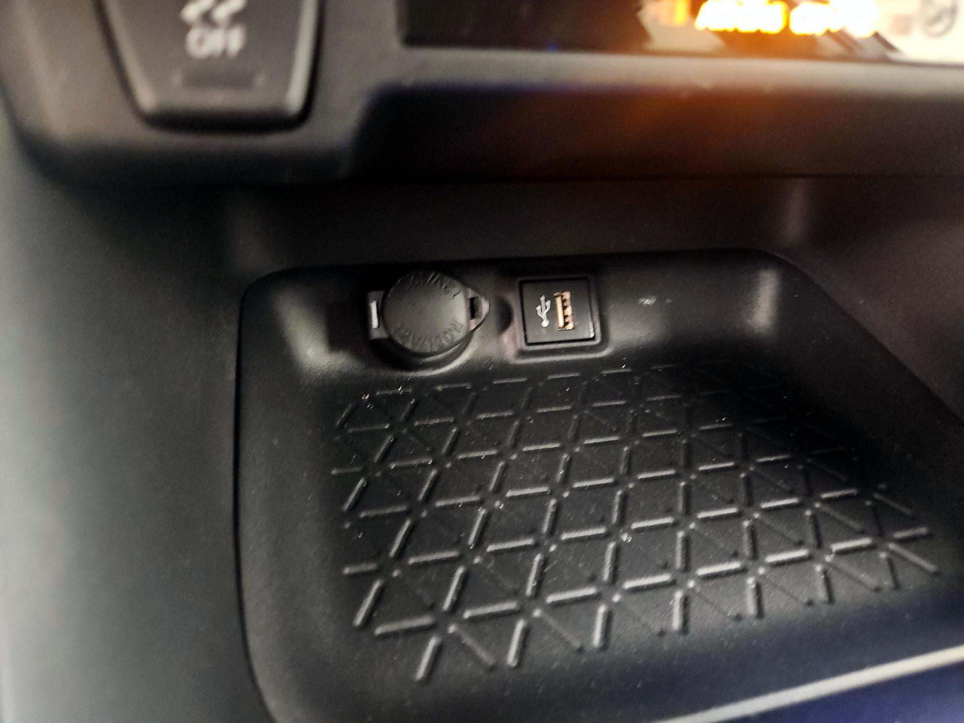 Thumbnail: 2023 Toyota RAV4 - 18