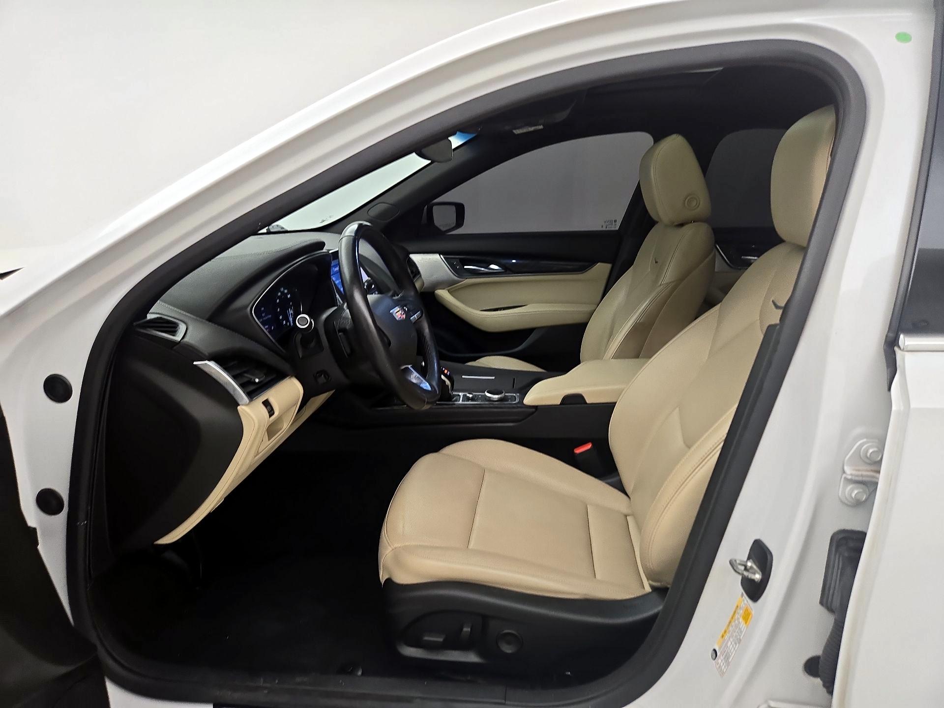 Thumbnail: 2022 Cadillac CT5 - 11