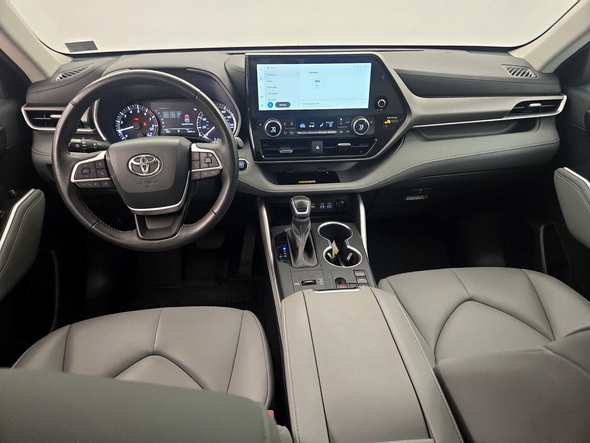 Thumbnail: 2023 Toyota Highlander - 9