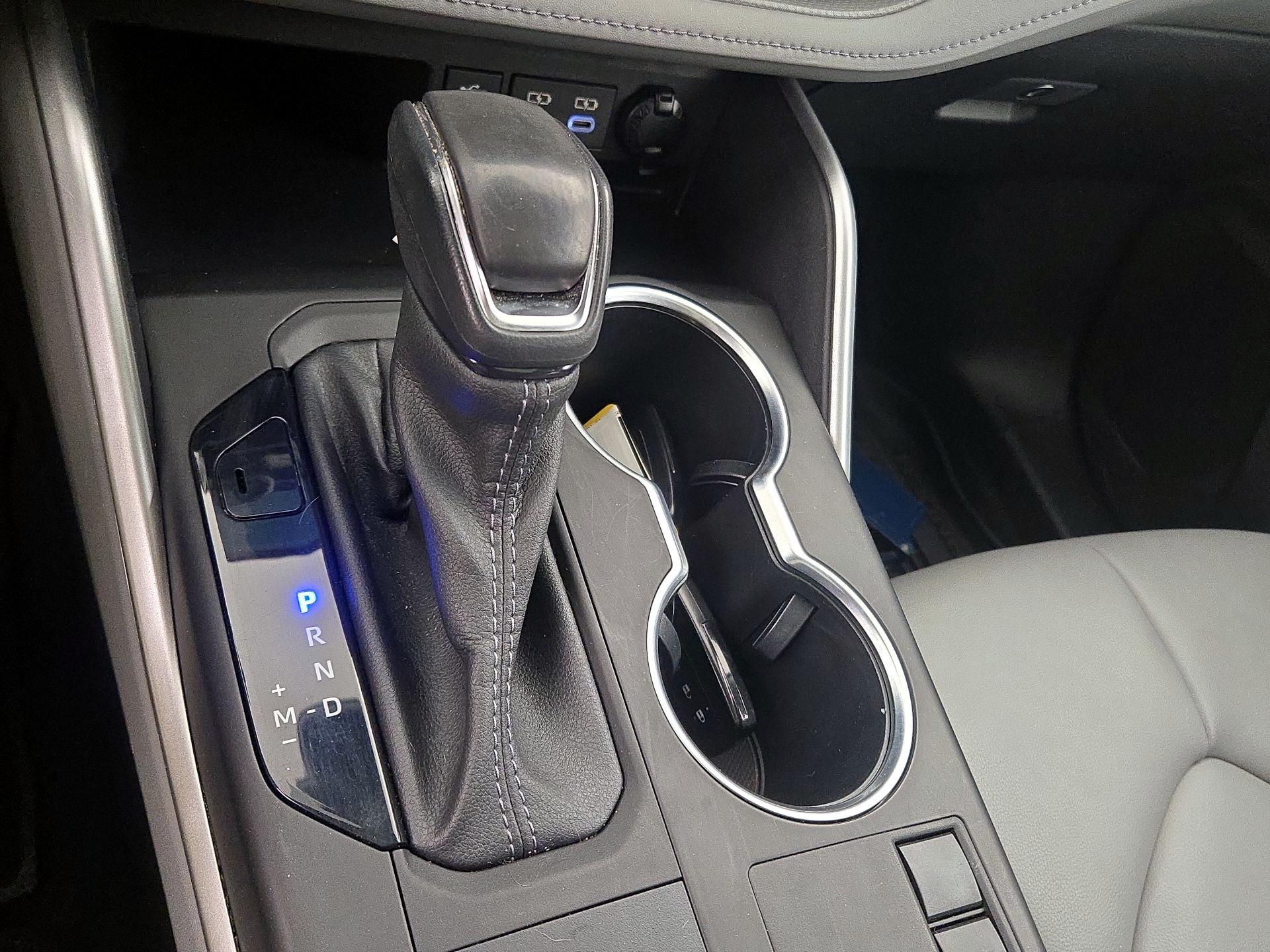 Thumbnail: 2023 Toyota Highlander - 17