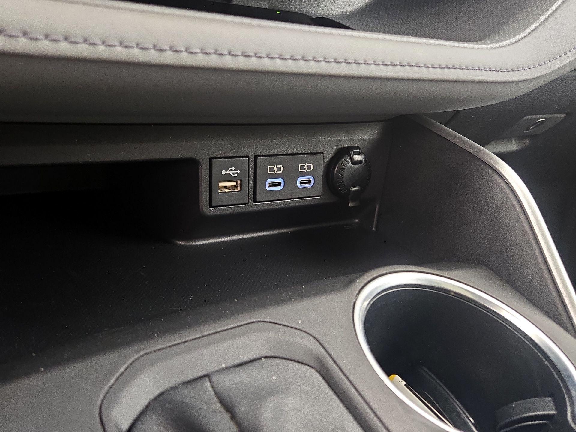 Thumbnail: 2023 Toyota Highlander - 18