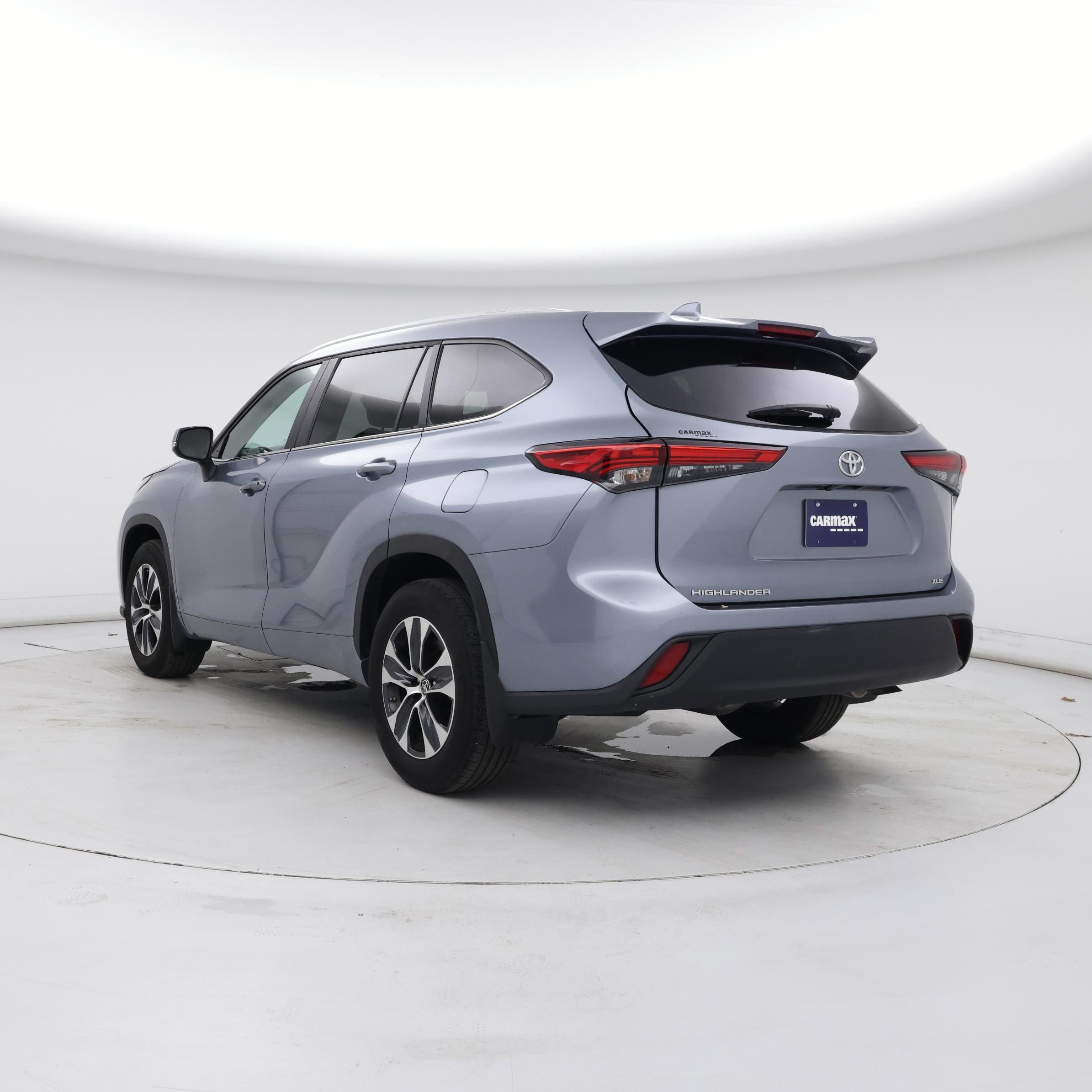 Thumbnail: 2023 Toyota Highlander - 2