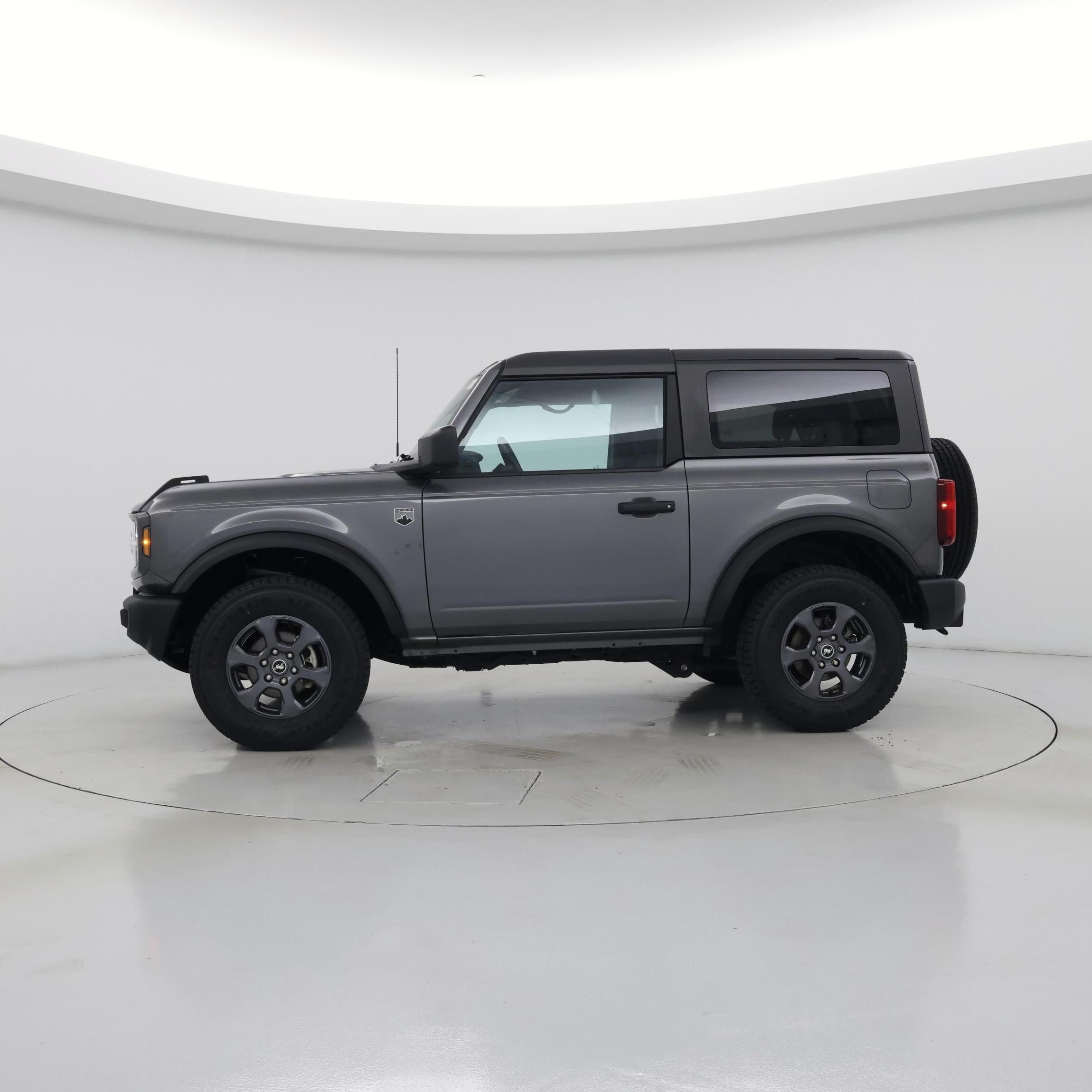 Thumbnail: 2022 Ford Bronco - 3