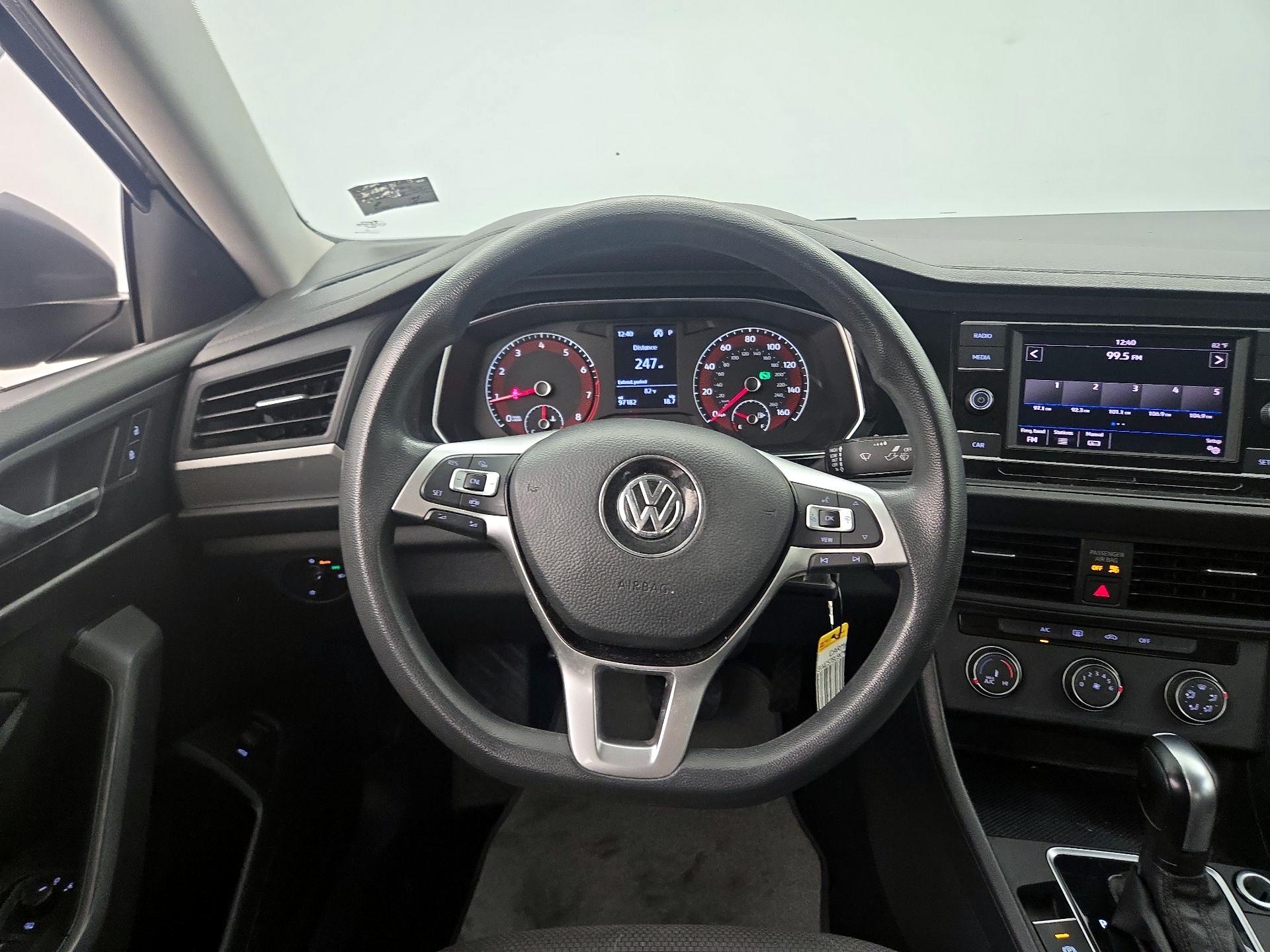 Thumbnail: 2019 Volkswagen Jetta - 10