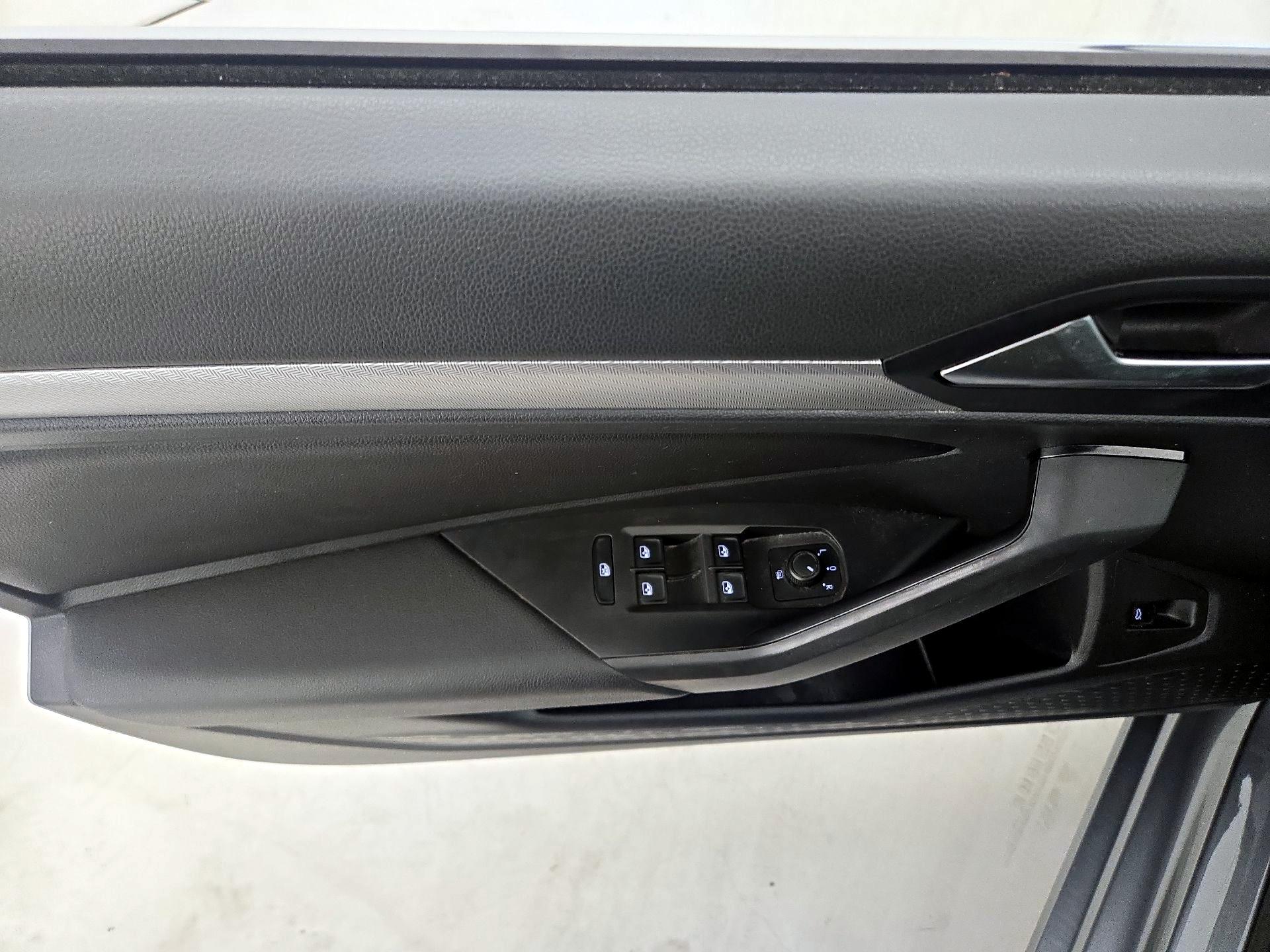 Thumbnail: 2019 Volkswagen Jetta - 12