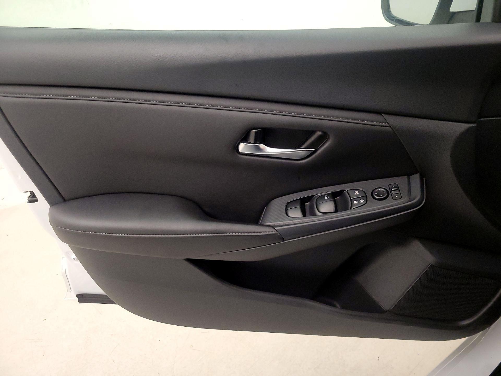 Thumbnail: 2023 Nissan Sentra - 12