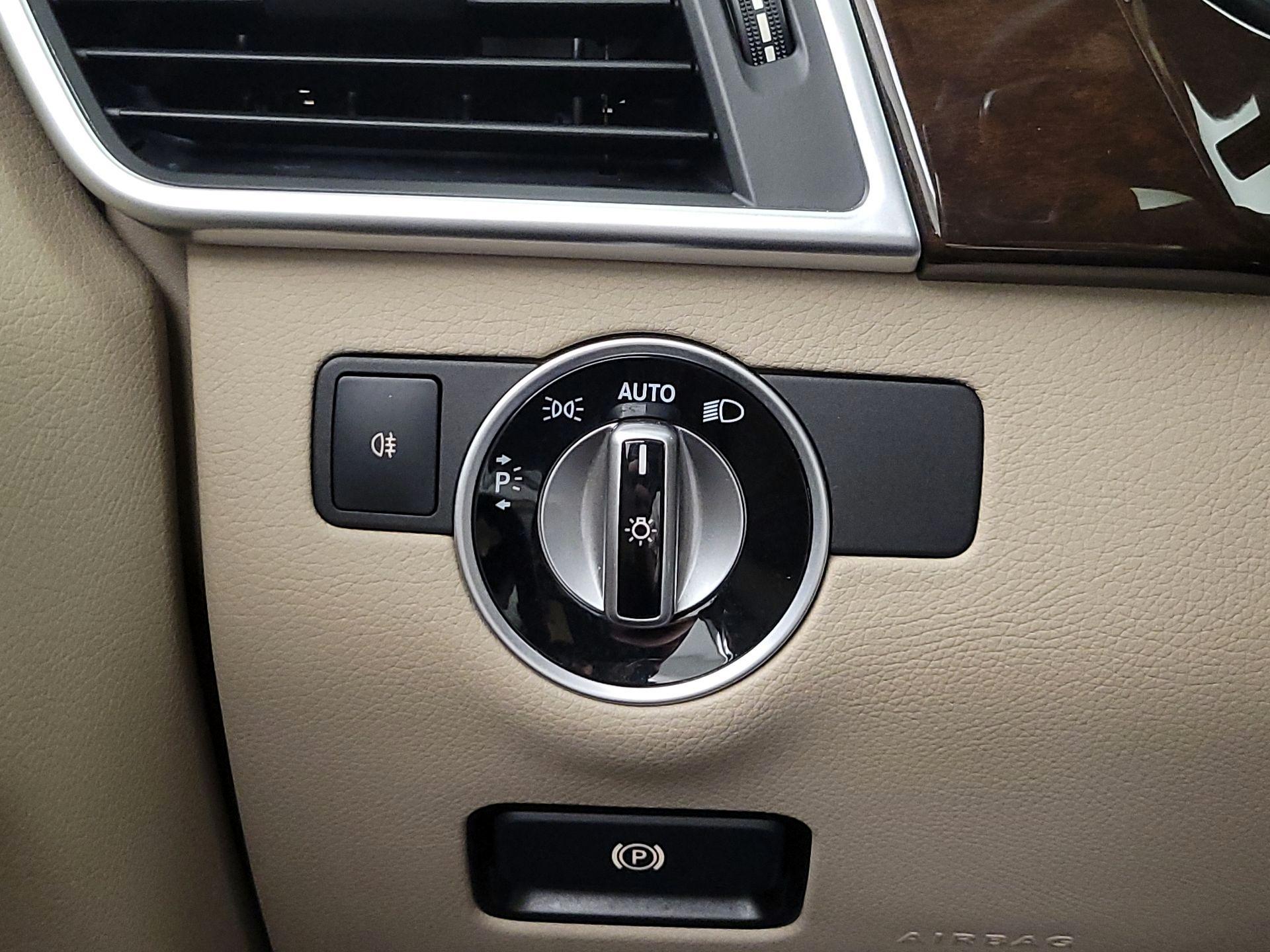 Thumbnail: 2015 Mercedes-Benz M-Class - 13