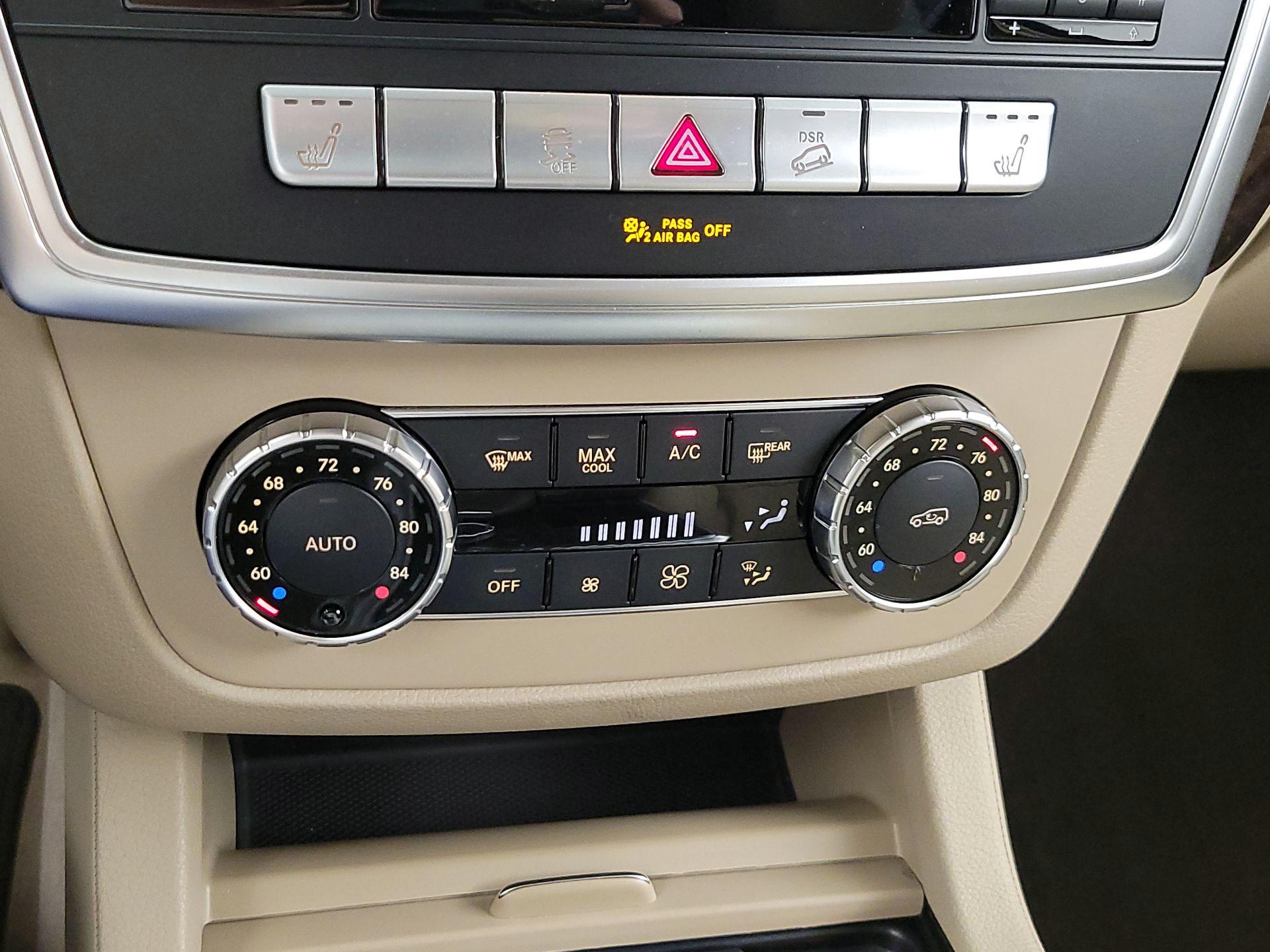 Thumbnail: 2015 Mercedes-Benz M-Class - 17