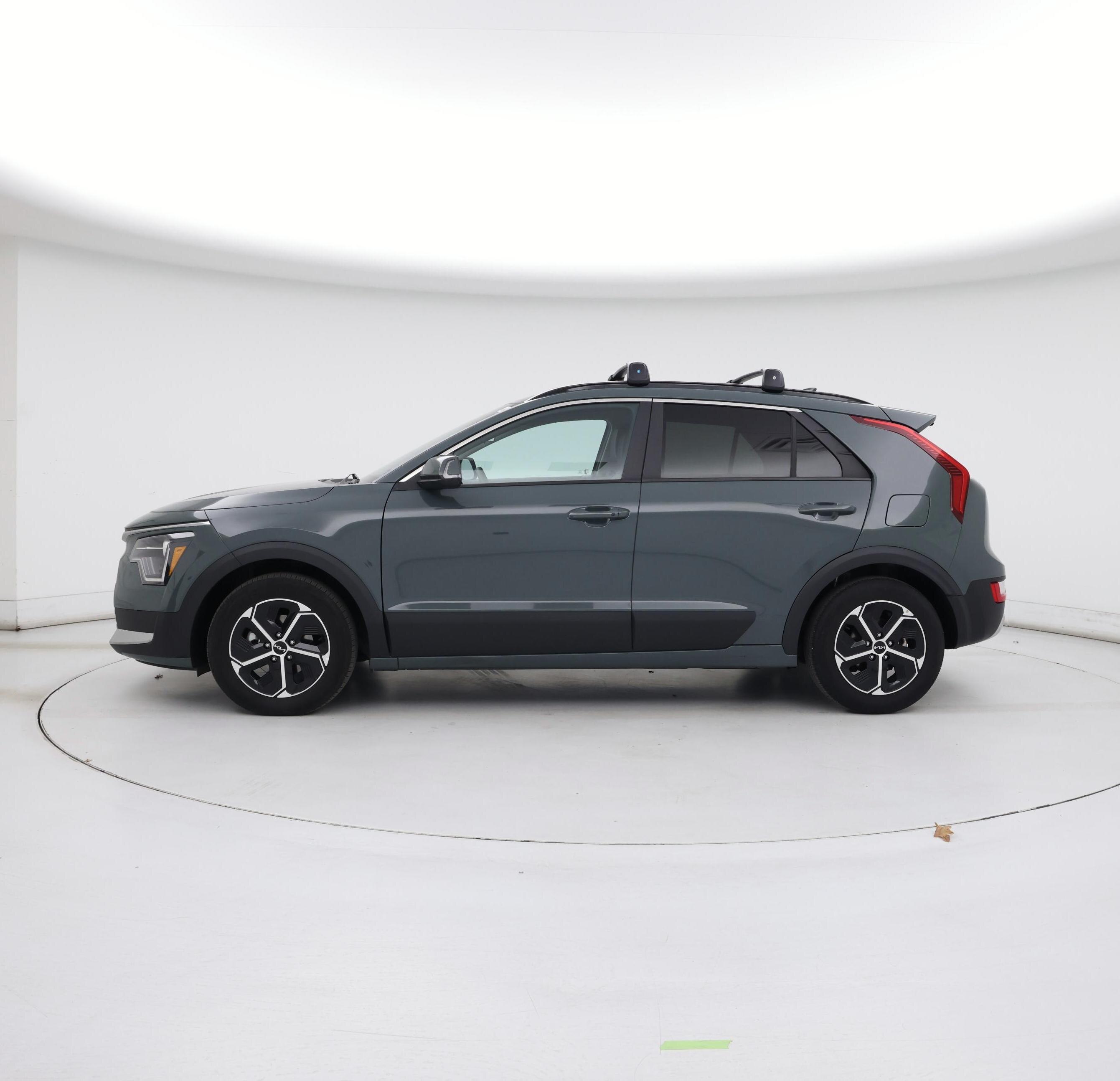 Thumbnail: 2024 Kia Niro - 3