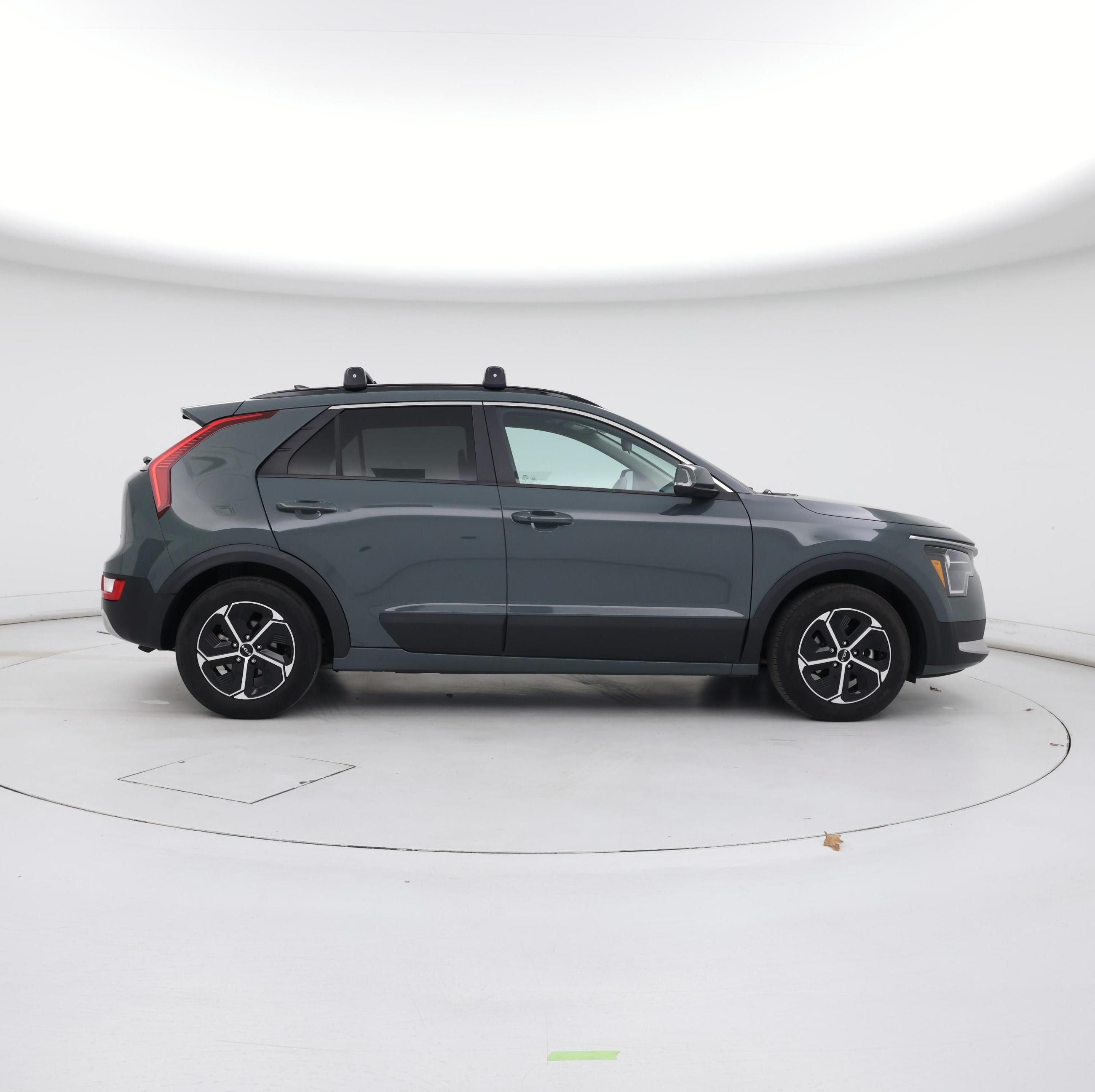 Thumbnail: 2024 Kia Niro - 7