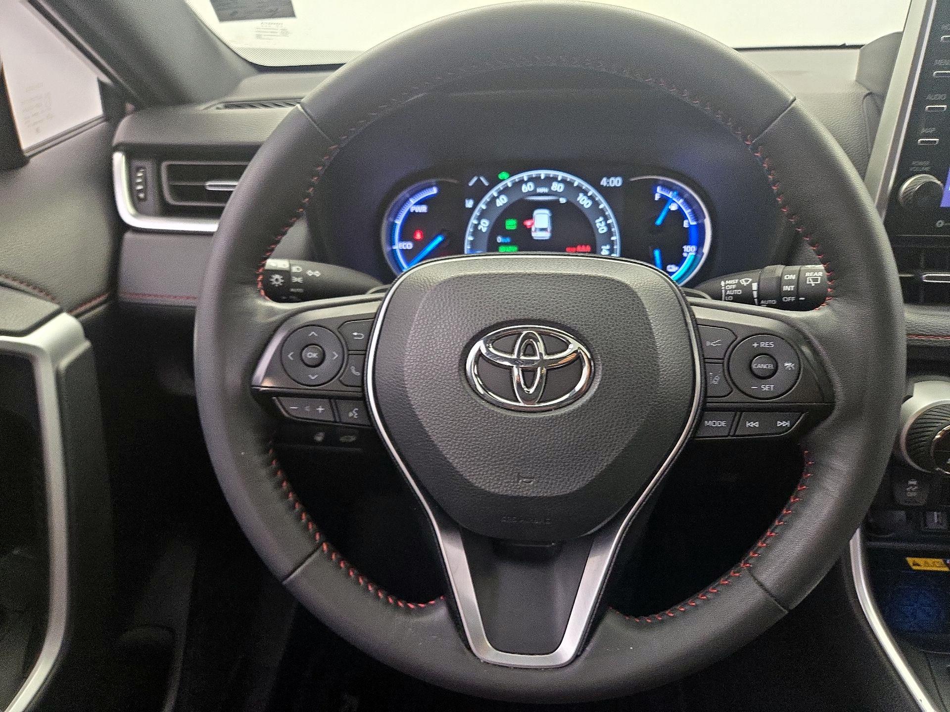 Thumbnail: 2022 Toyota RAV4 - 10