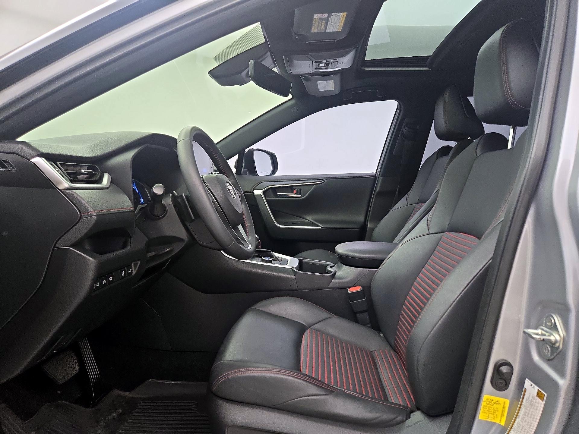 Thumbnail: 2022 Toyota RAV4 - 11