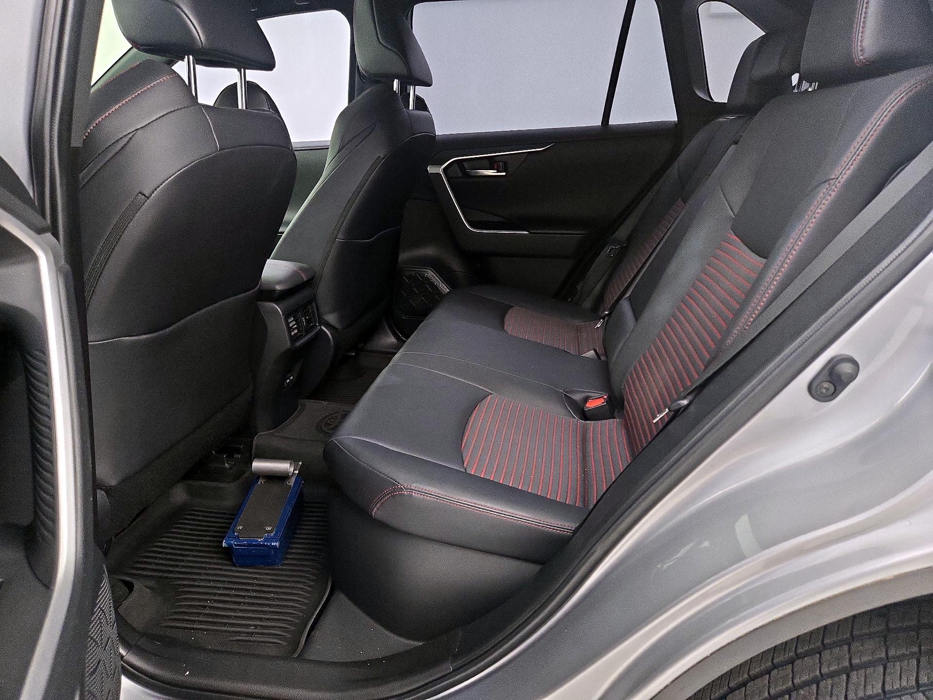 Thumbnail: 2022 Toyota RAV4 - 20