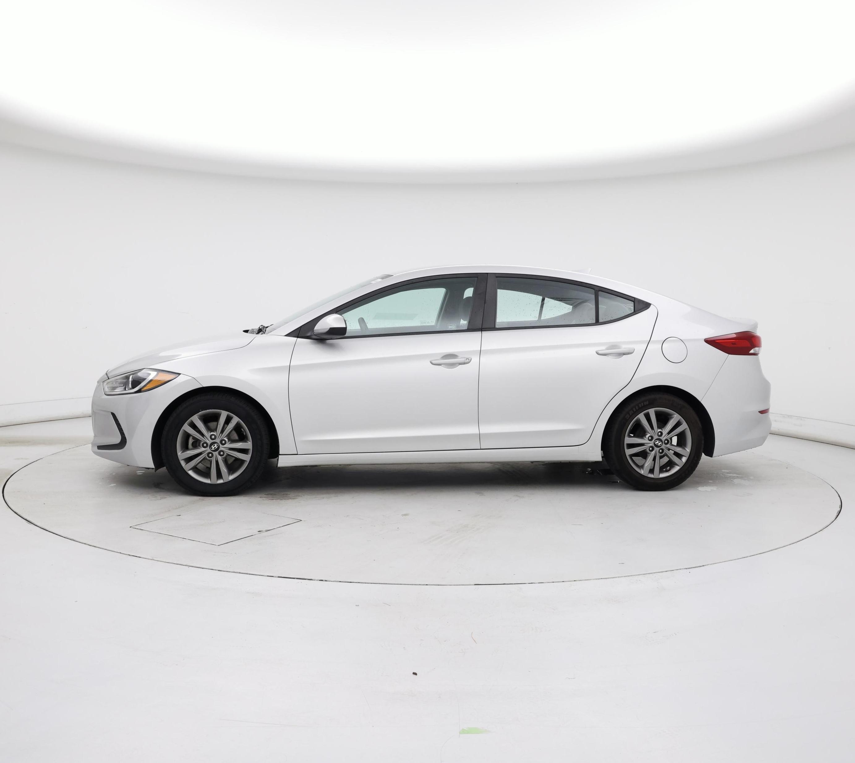 Thumbnail: 2017 Hyundai Elantra - 3