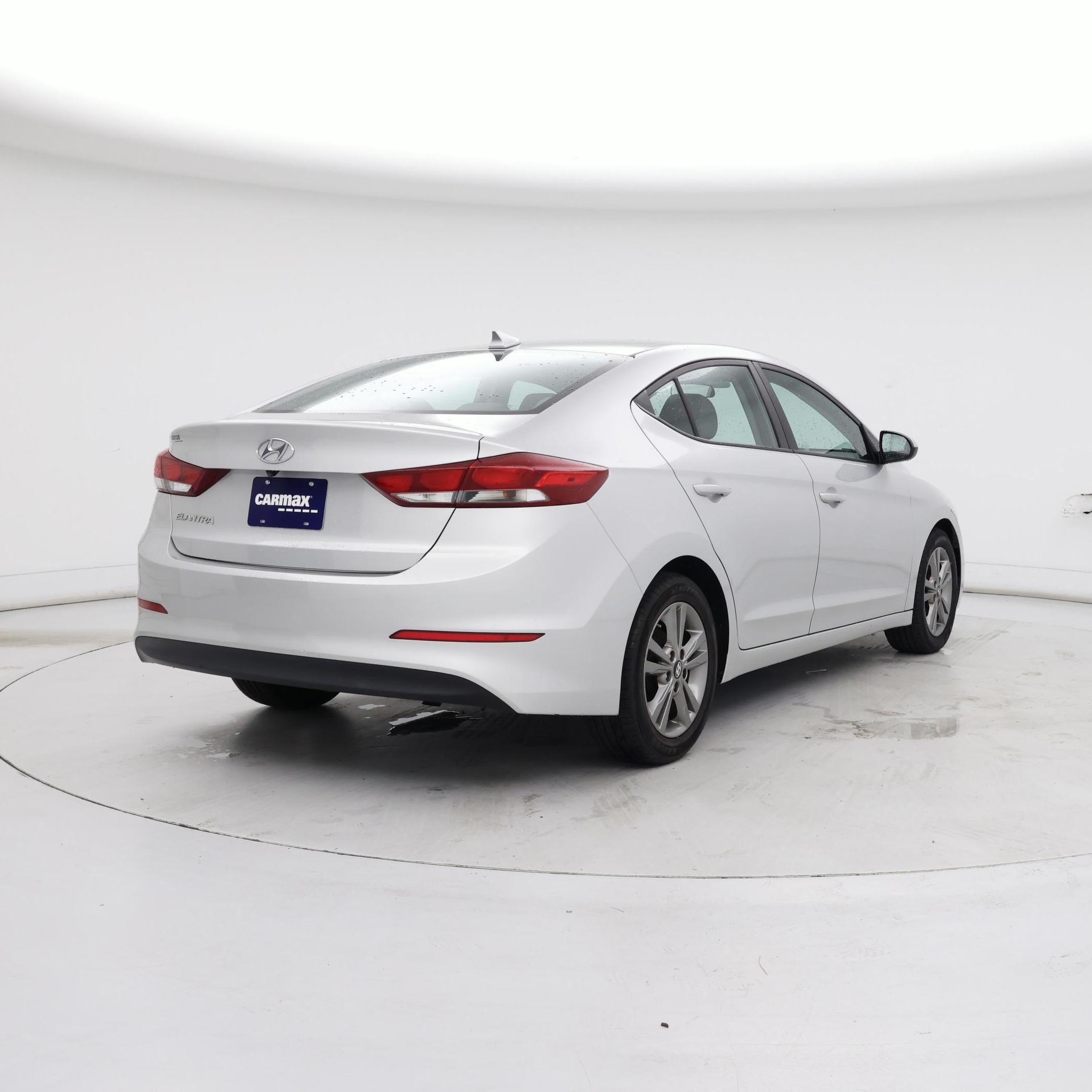 Thumbnail: 2017 Hyundai Elantra - 8