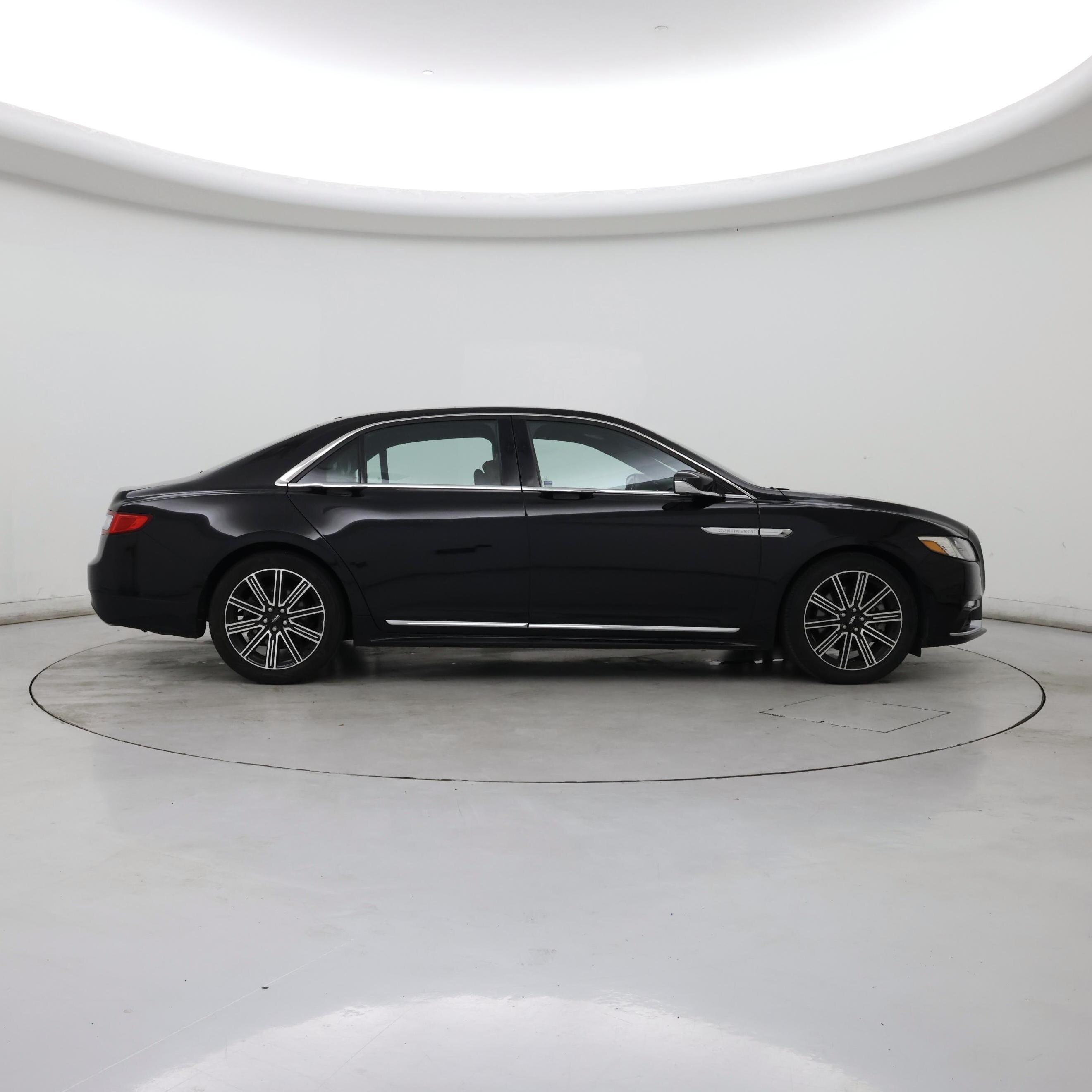 Thumbnail: 2017 Lincoln Continental - 7