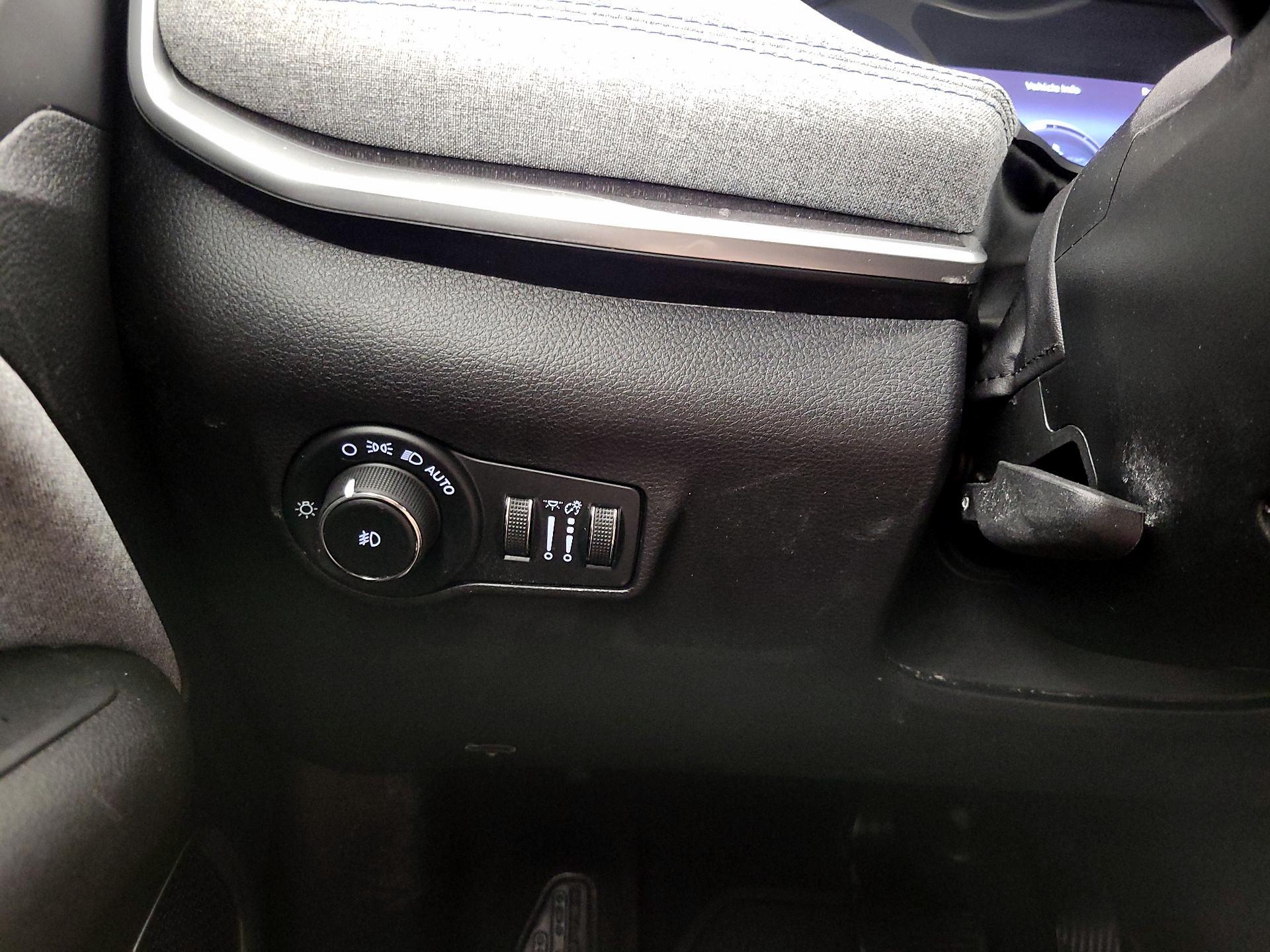 Thumbnail: 2022 Jeep Compass - 13