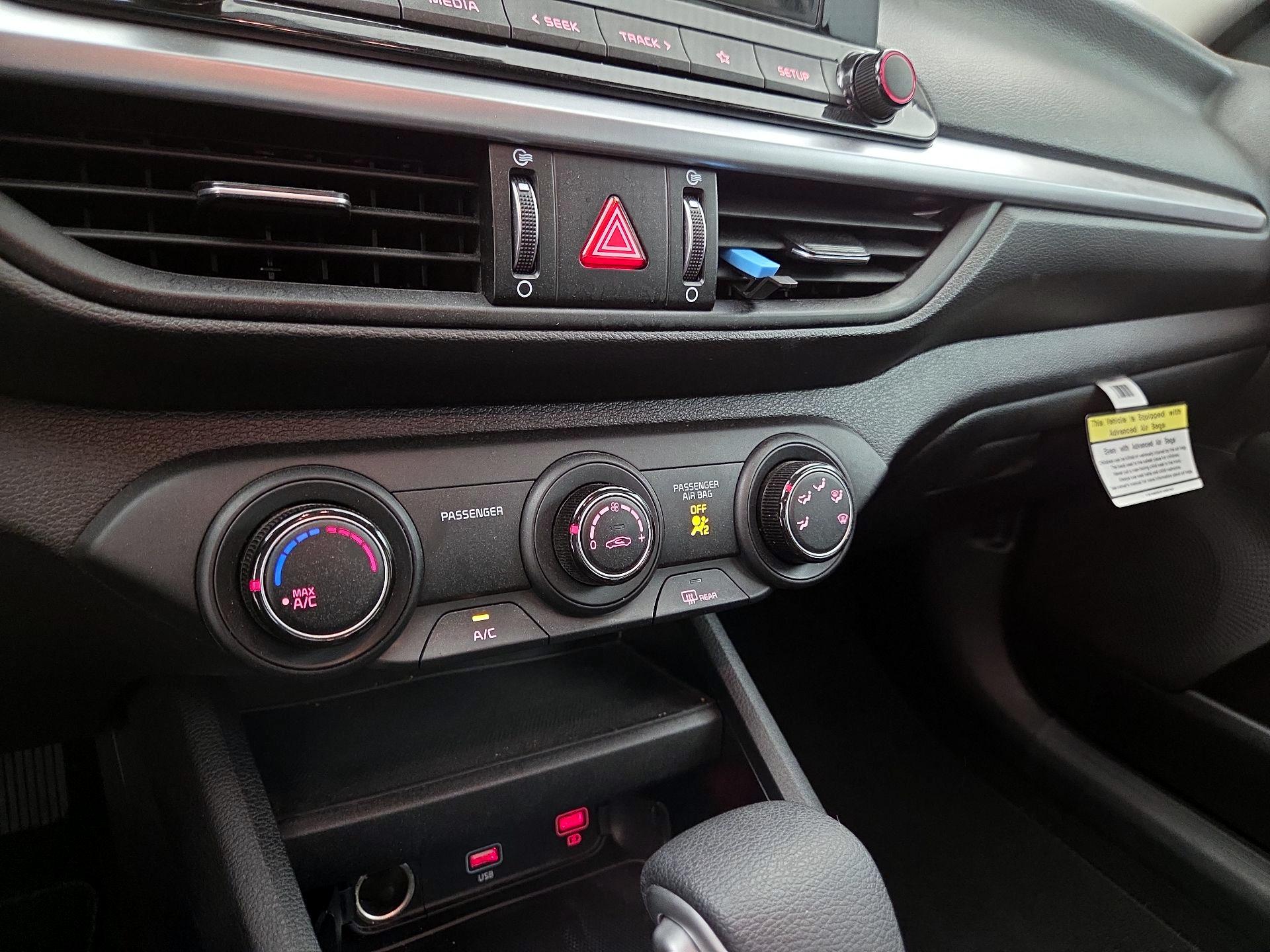 Thumbnail: 2024 Kia Forte - 16