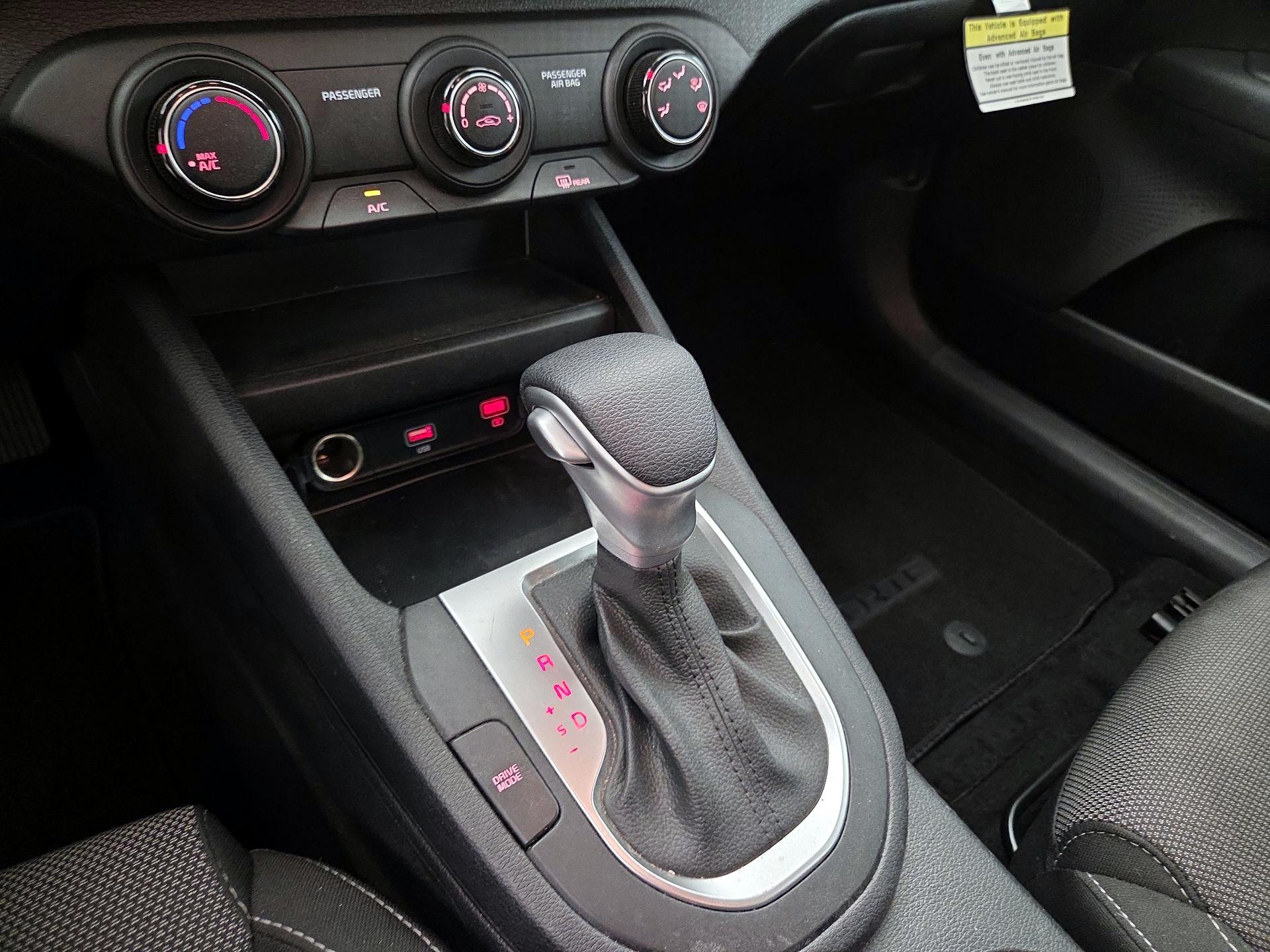 Thumbnail: 2024 Kia Forte - 17