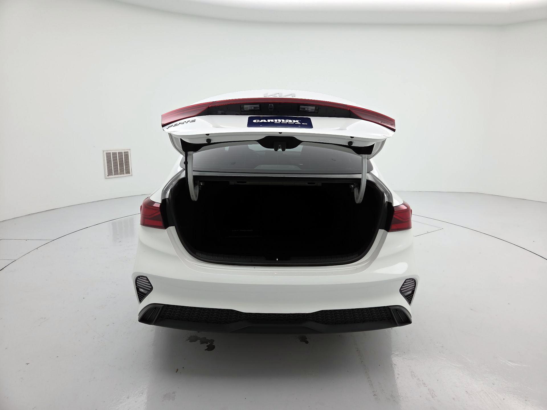 Thumbnail: 2024 Kia Forte - 20