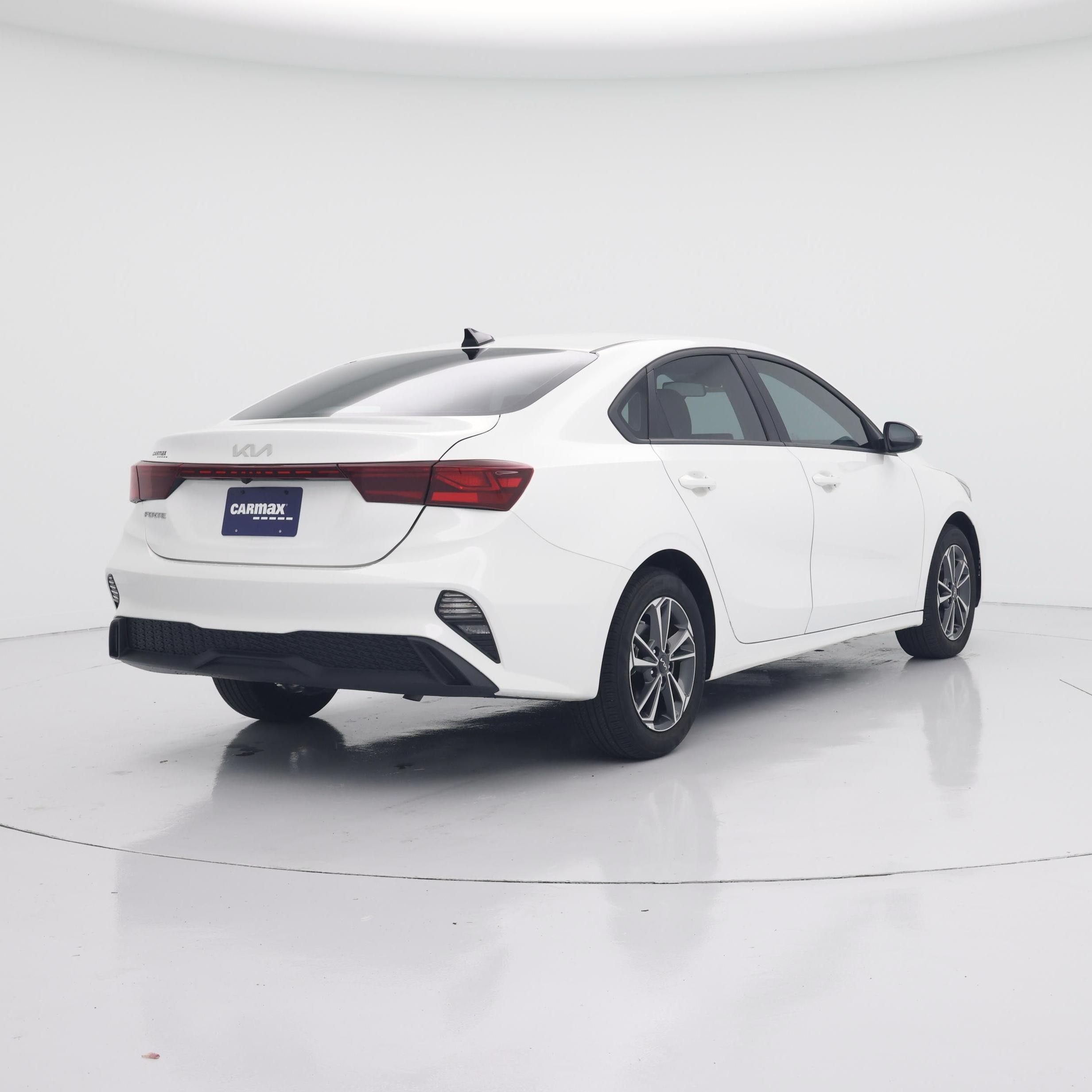 Thumbnail: 2024 Kia Forte - 8